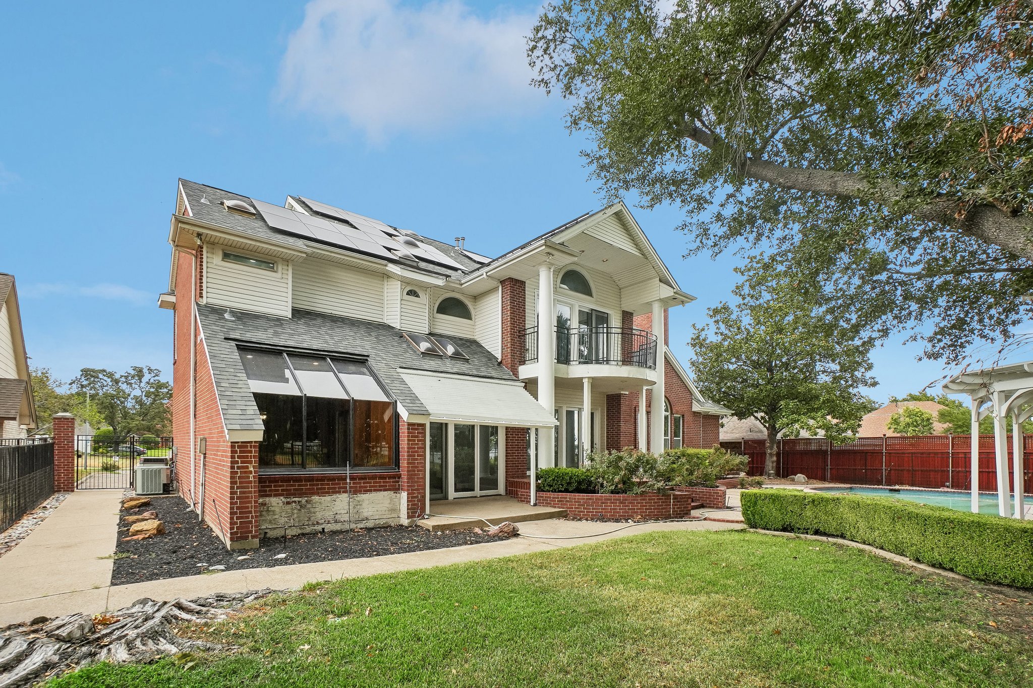Photo 5 of 39 of 32 Victoria Dr, Rowlett, TX