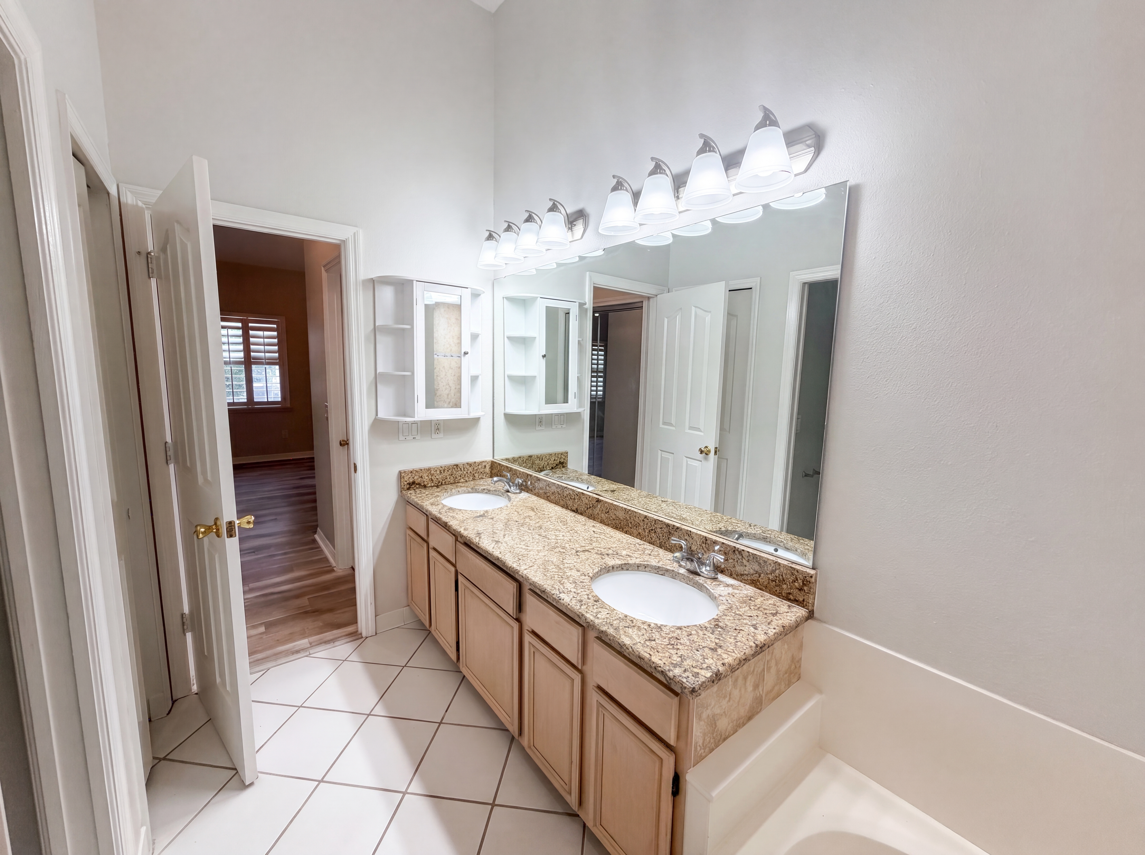 Photo 18 of 30 of 300 Sprucewood Rd, Lake Mary, FL