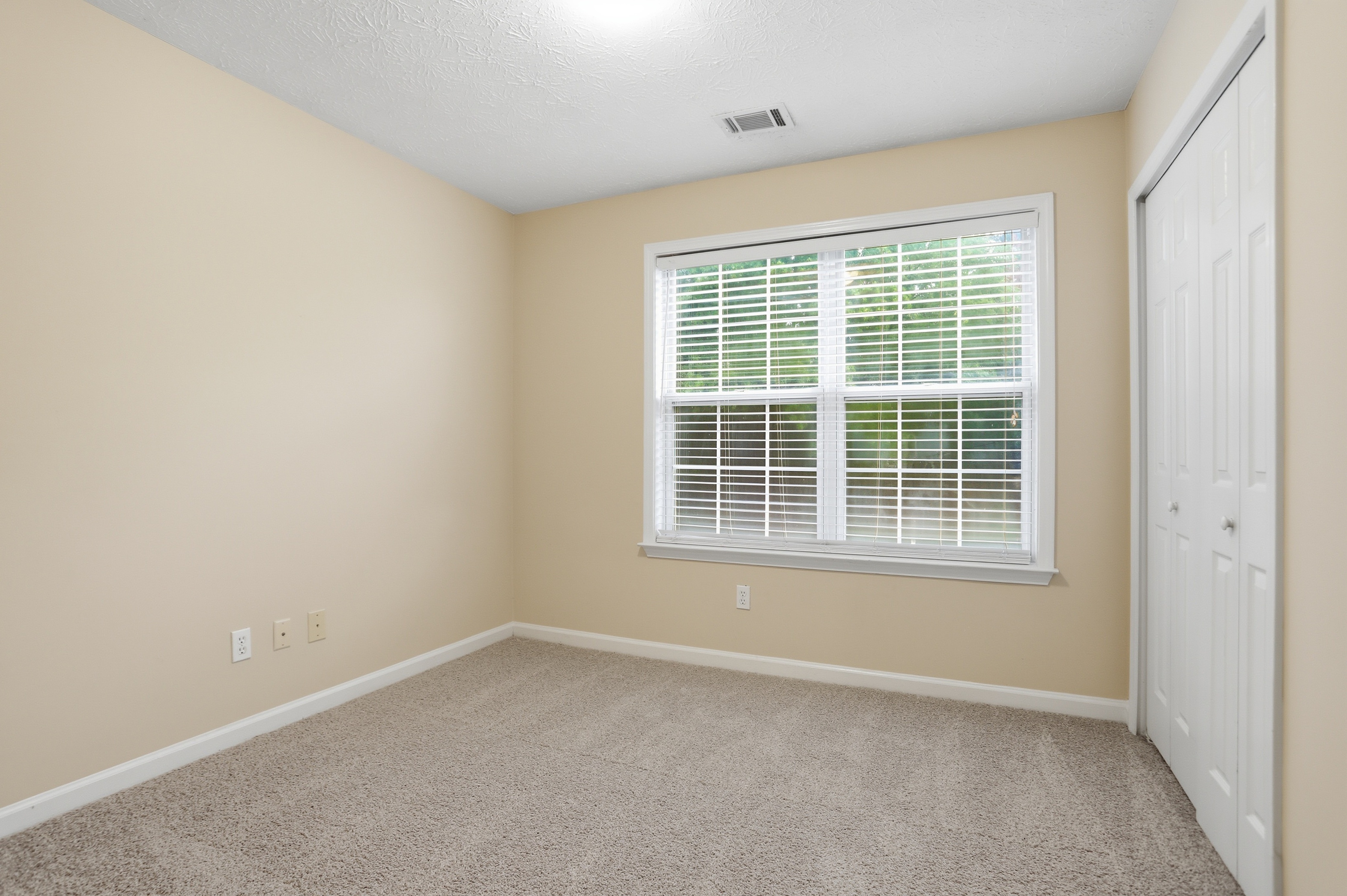 Photo 21 of 40 of 237 Kensington Trce, Stockbridge, GA