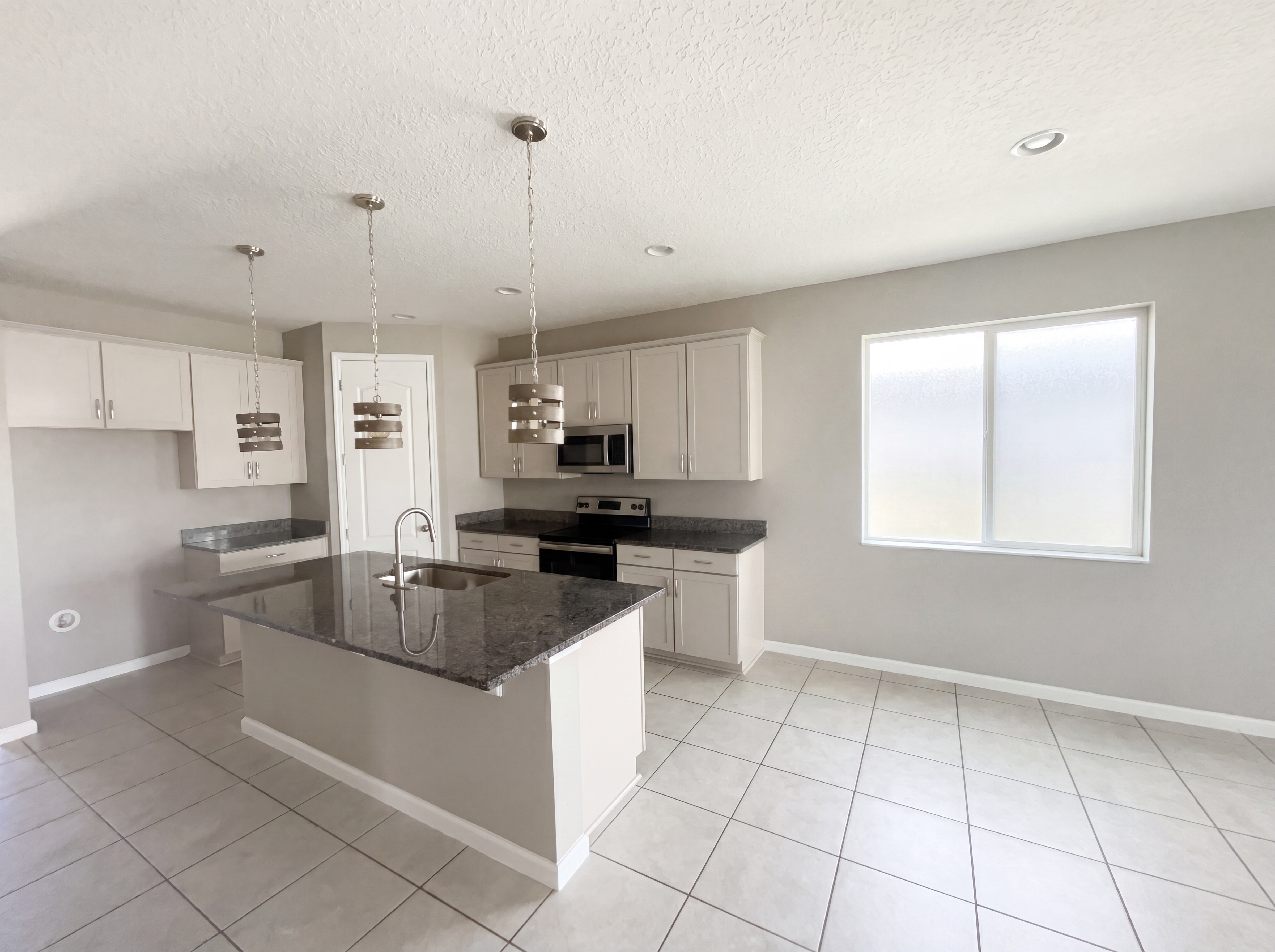 Photo 19 of 29 of 2526 W End Dr, Saint Cloud, FL