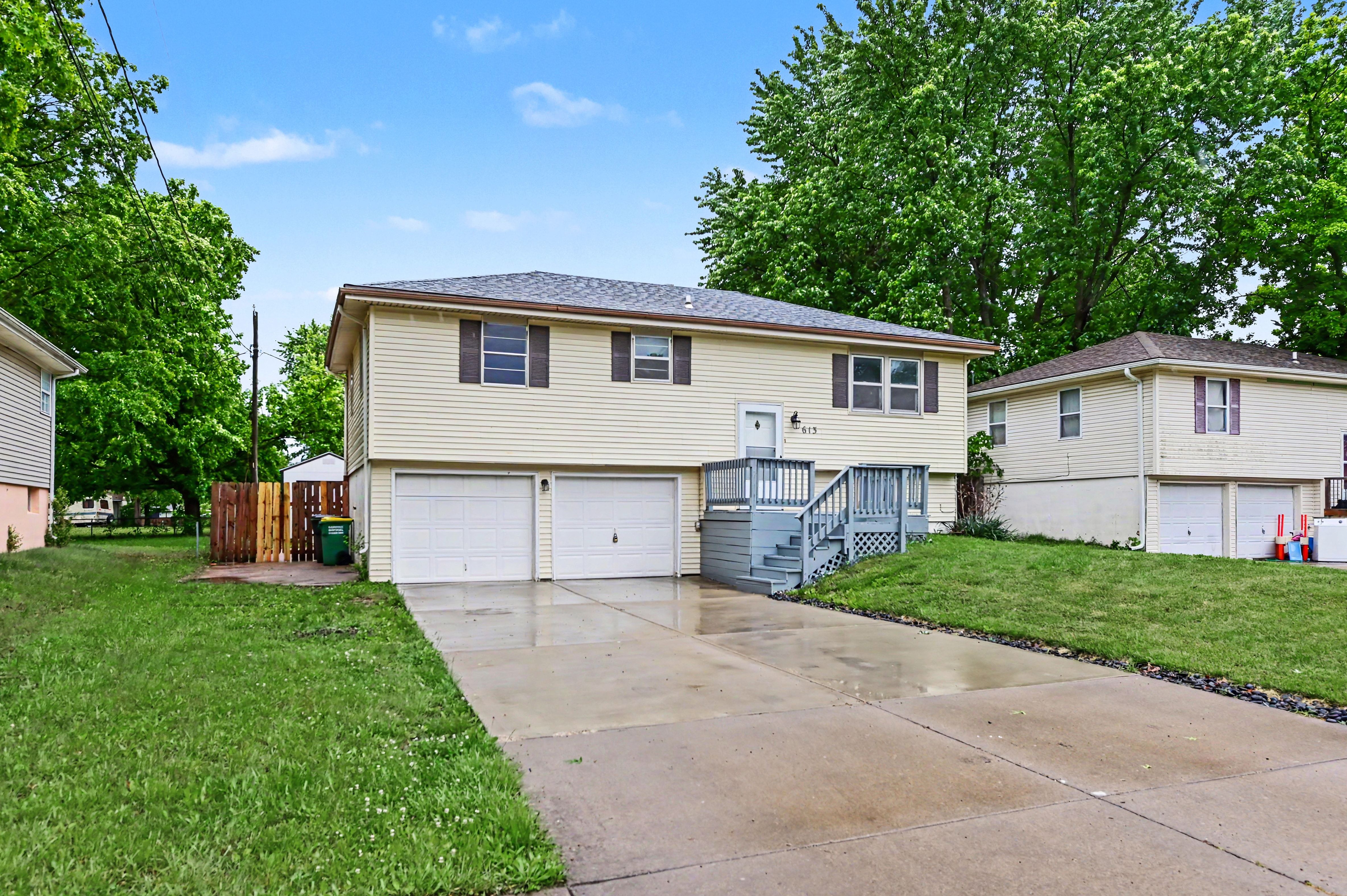 Photo 10 of 20 of 613 W Hulett St, Edgerton, KS