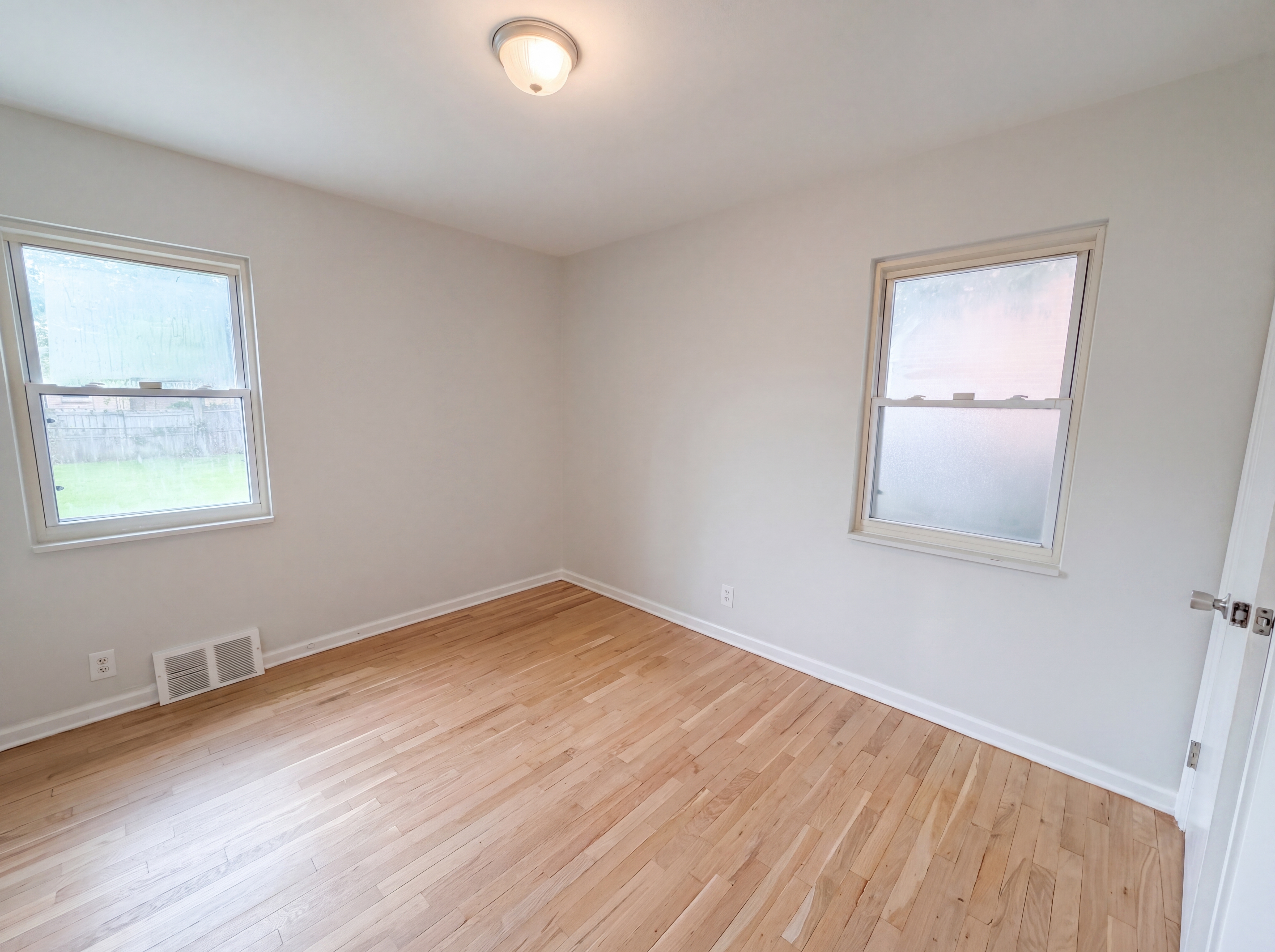 Photo 4 of 20 of 8069 Beaverland, Redford, MI