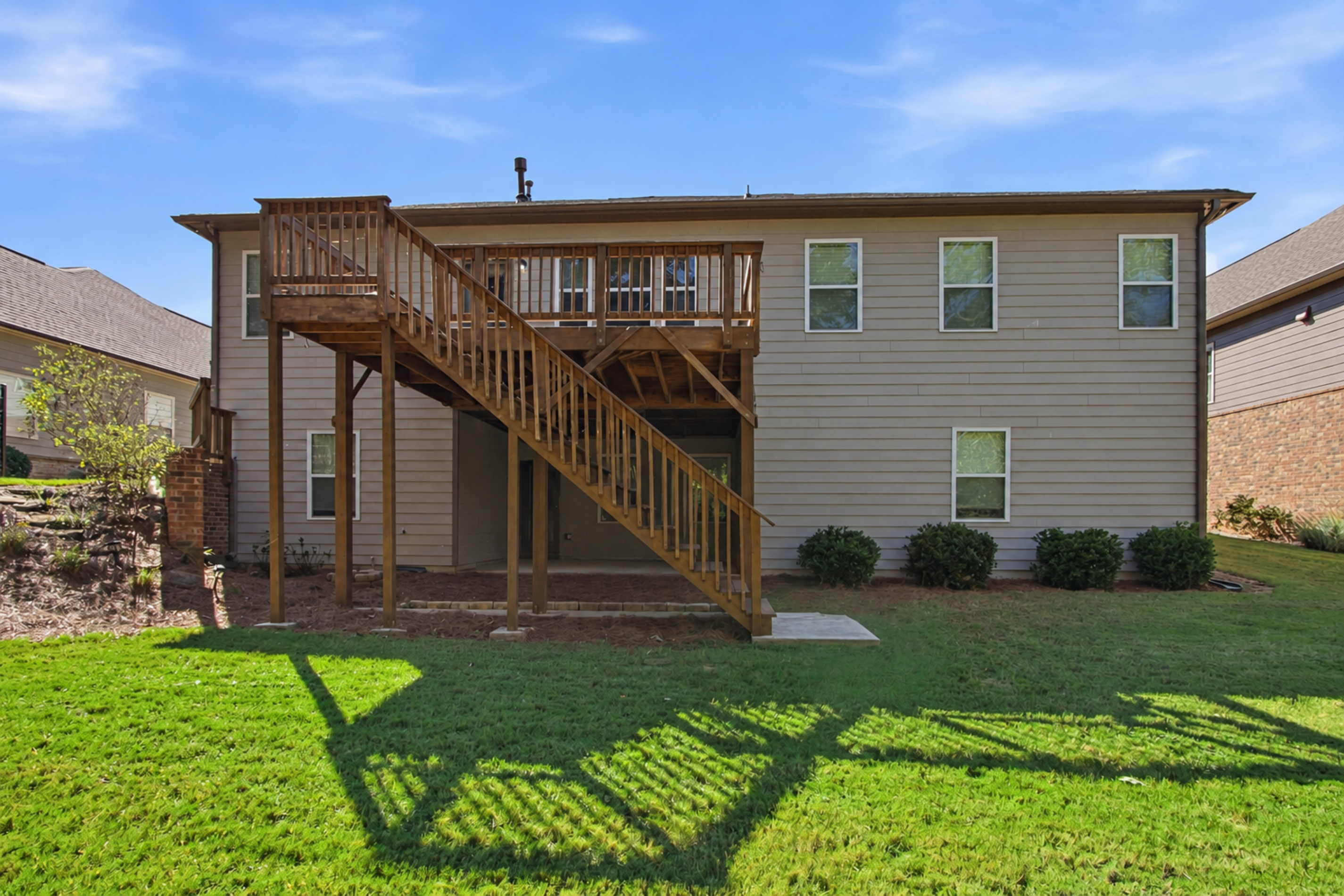 Photo 5 of 42 of 6785 Bransford Dr, Cumming, GA