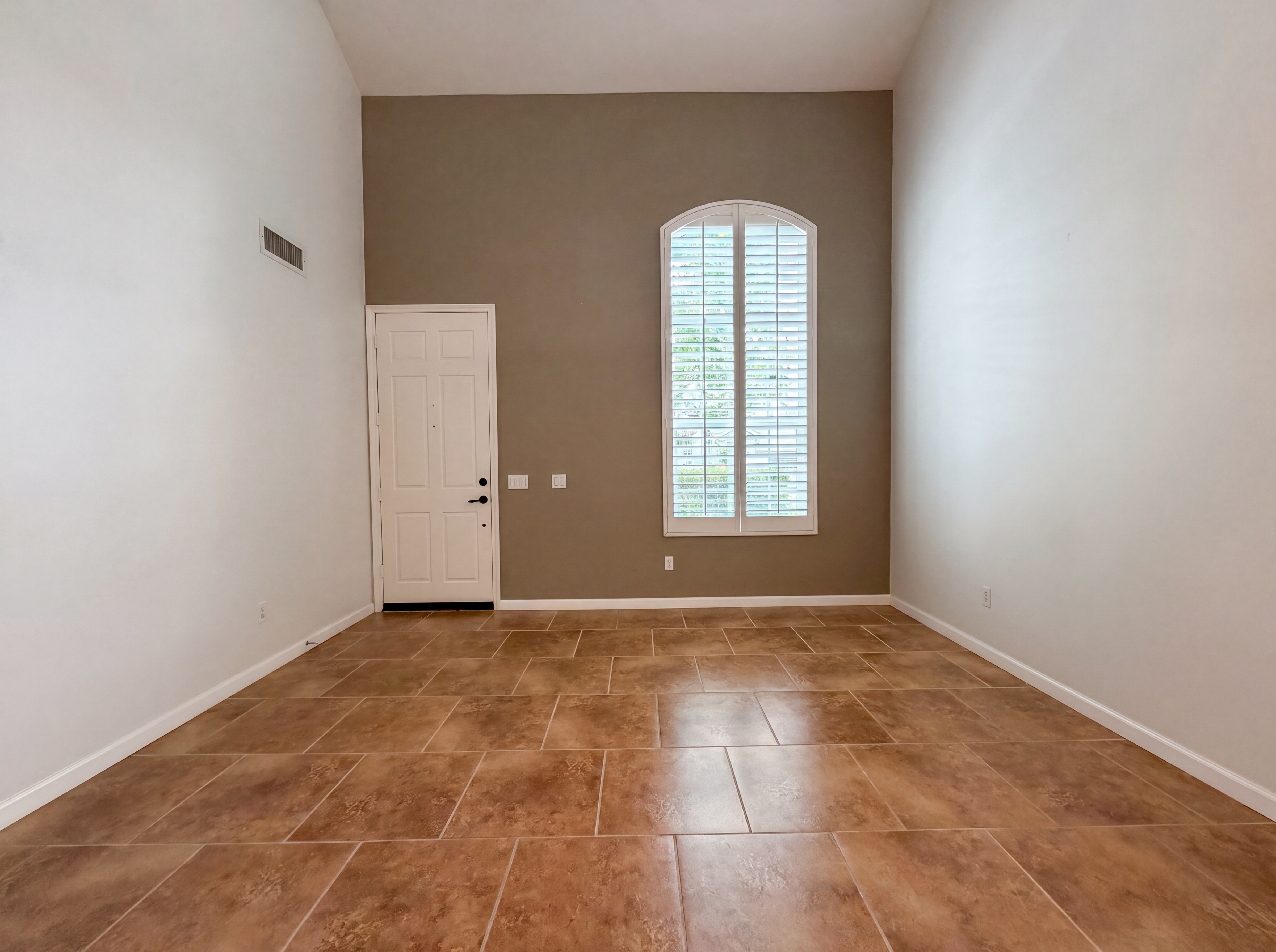 Photo 18 of 28 of 28441 Silverking Trl, Santa Clarita, CA