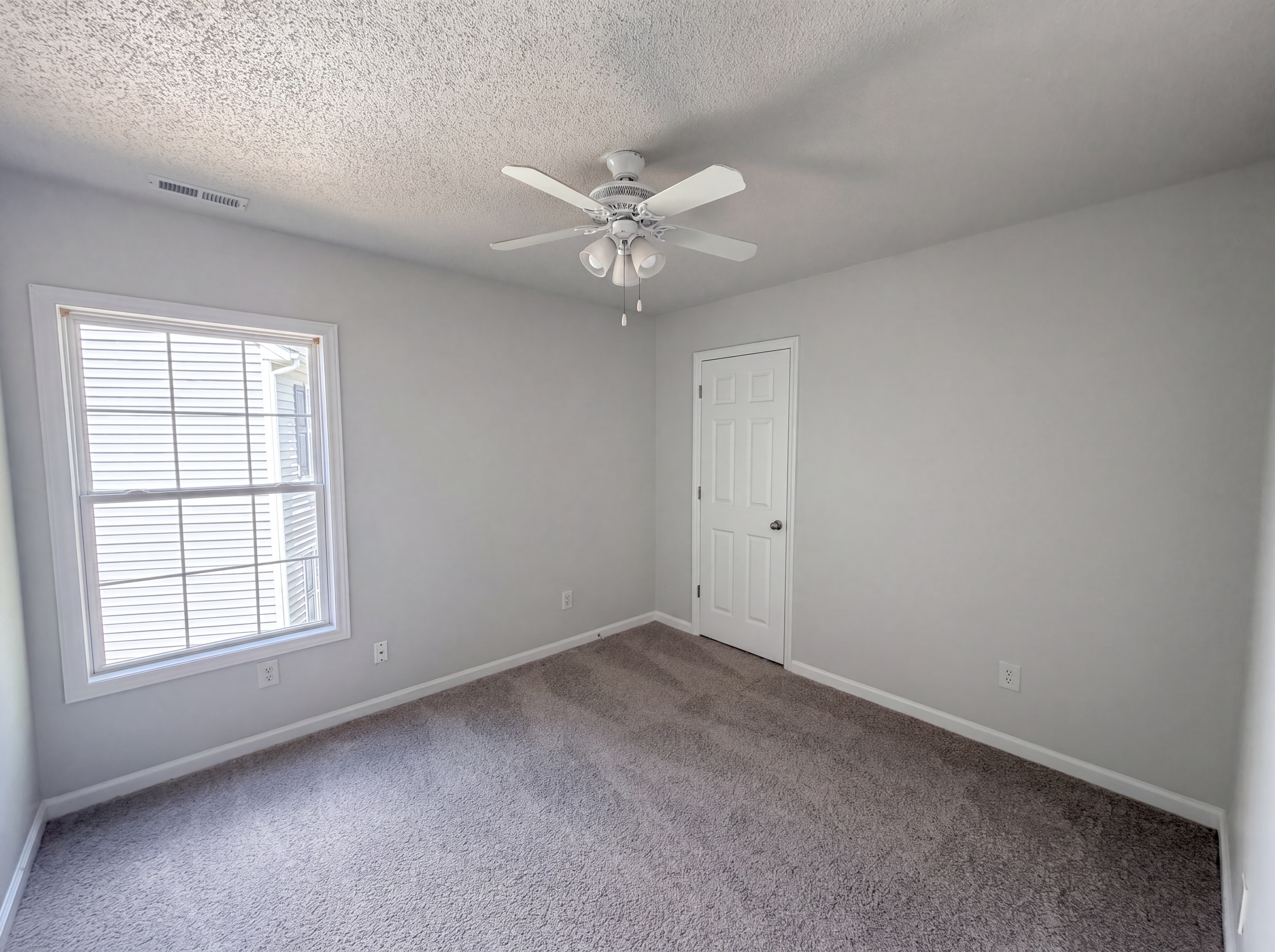 Photo 11 of 18 of 708 Woodgreen Dr, Durham, NC