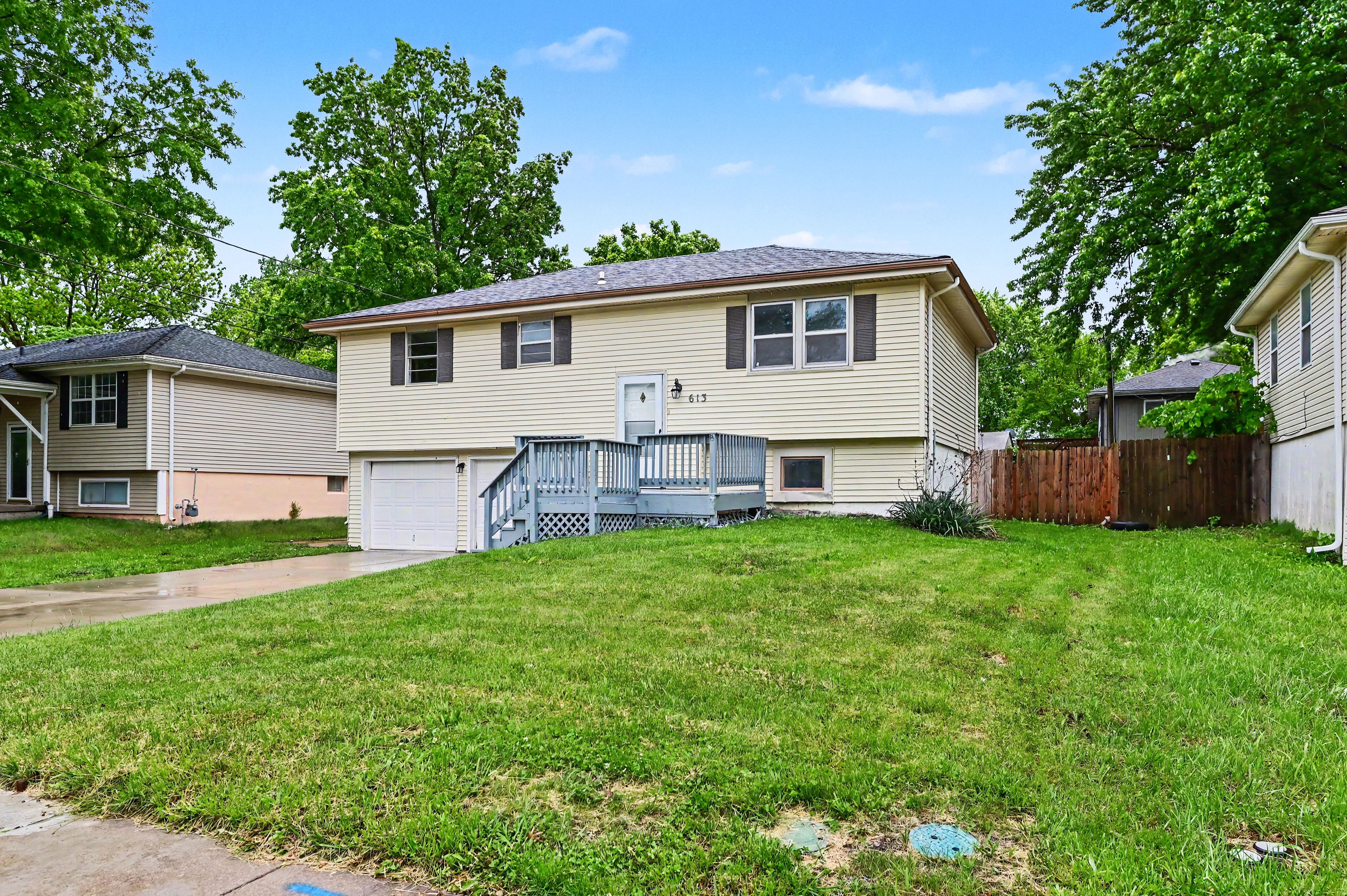 Photo 11 of 20 of 613 W Hulett St, Edgerton, KS
