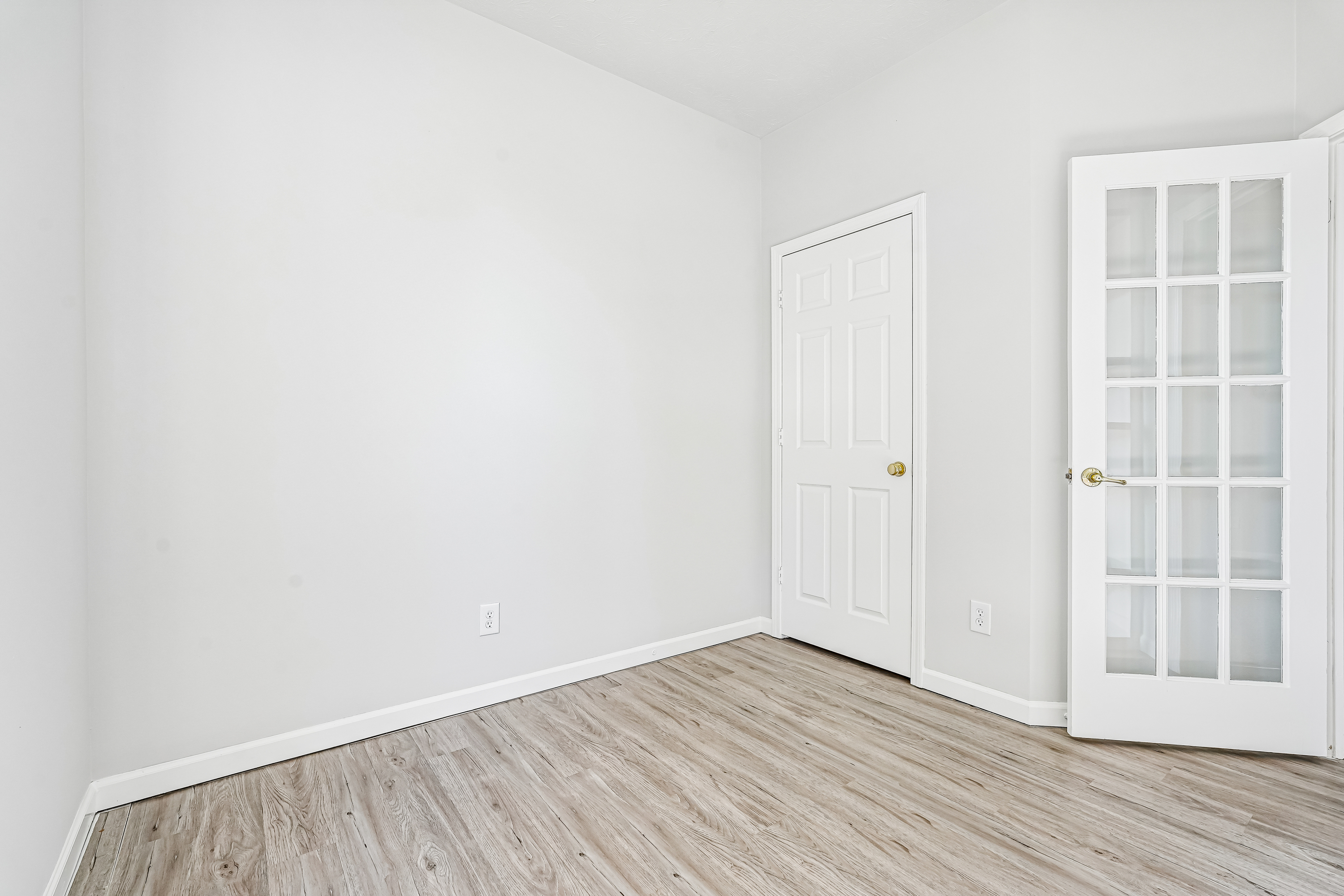 Photo 34 of 48 of 2082 Lawrin Ct, Indianapolis, IN