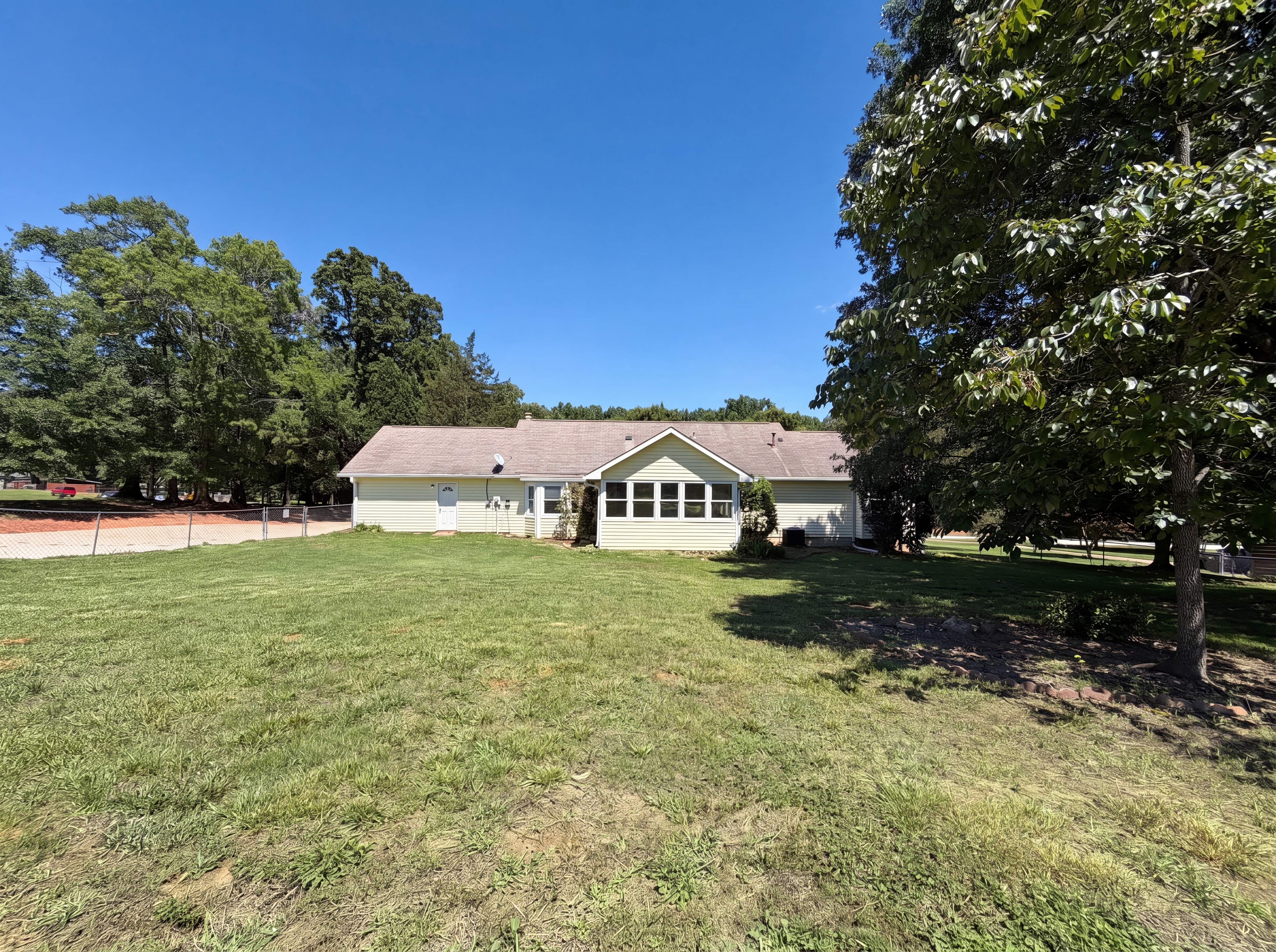 Photo 5 of 28 of 115 Briarwood Pl, Stockbridge, GA