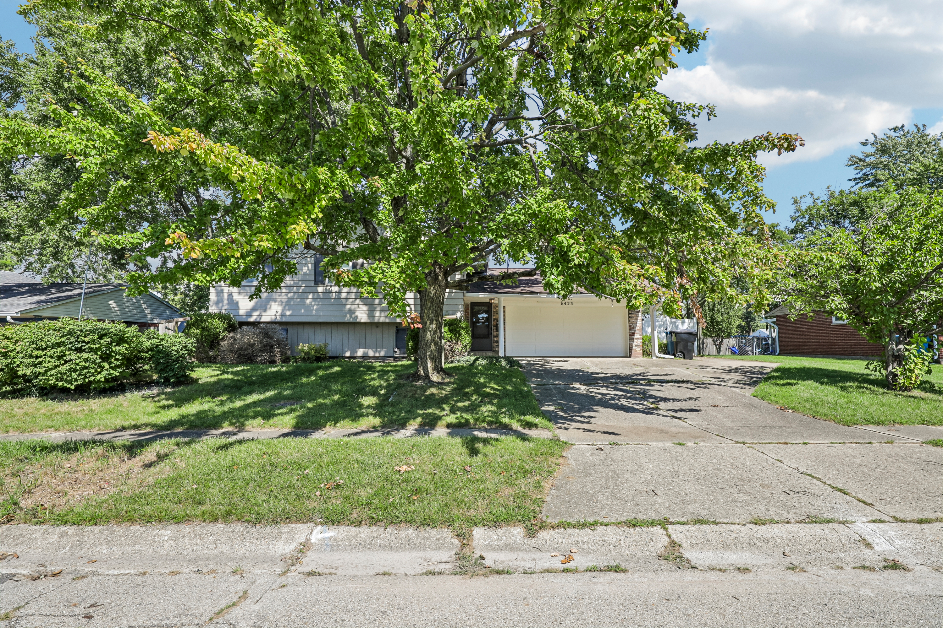 Photo 16 of 39 of 6423 Luton Ct, Dayton, OH