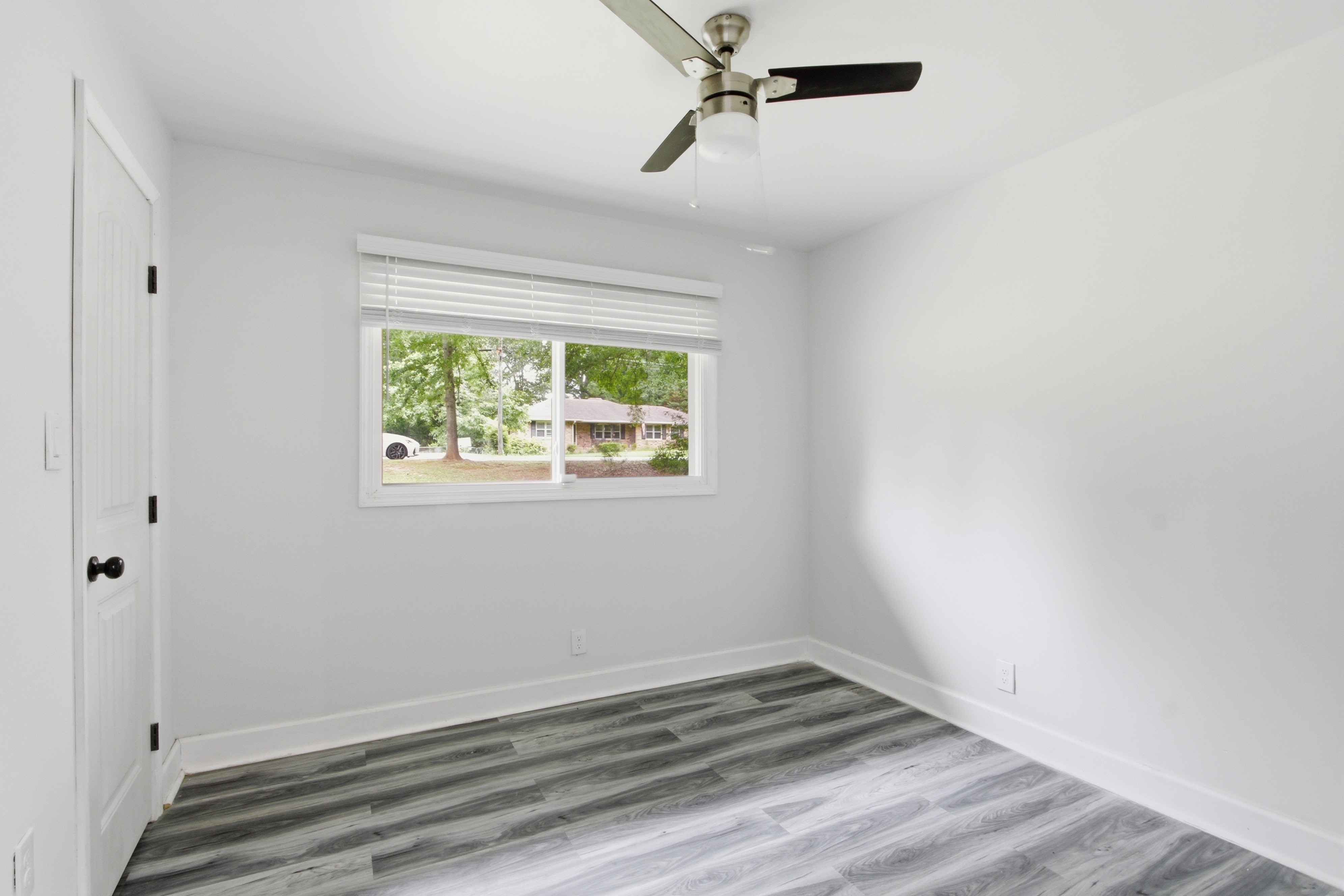 Photo 13 of 29 of 1614 Carolyn Dr, Stone Mountain, GA