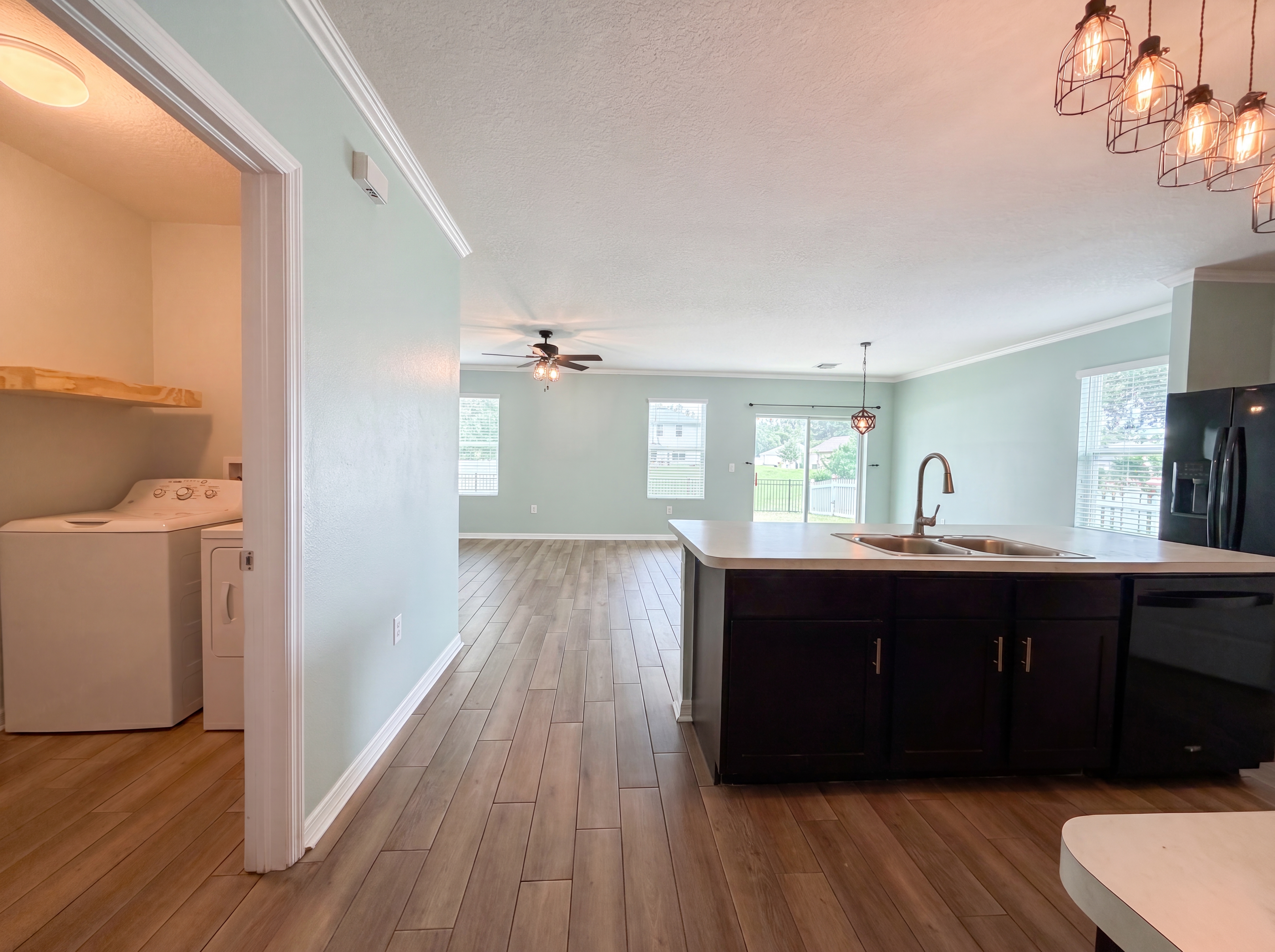 Photo 7 of 25 of 5805 71st St E, Palmetto, FL