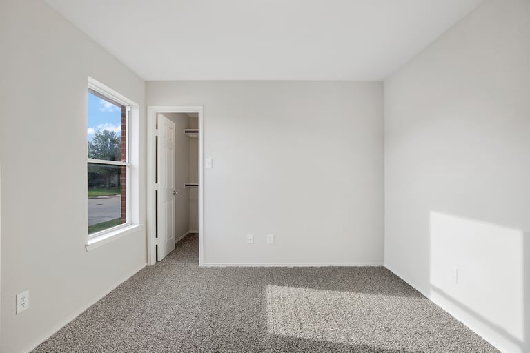 Photo 10 of 25 - 4844 Ambrosia Dr, Fort Worth, TX 76244