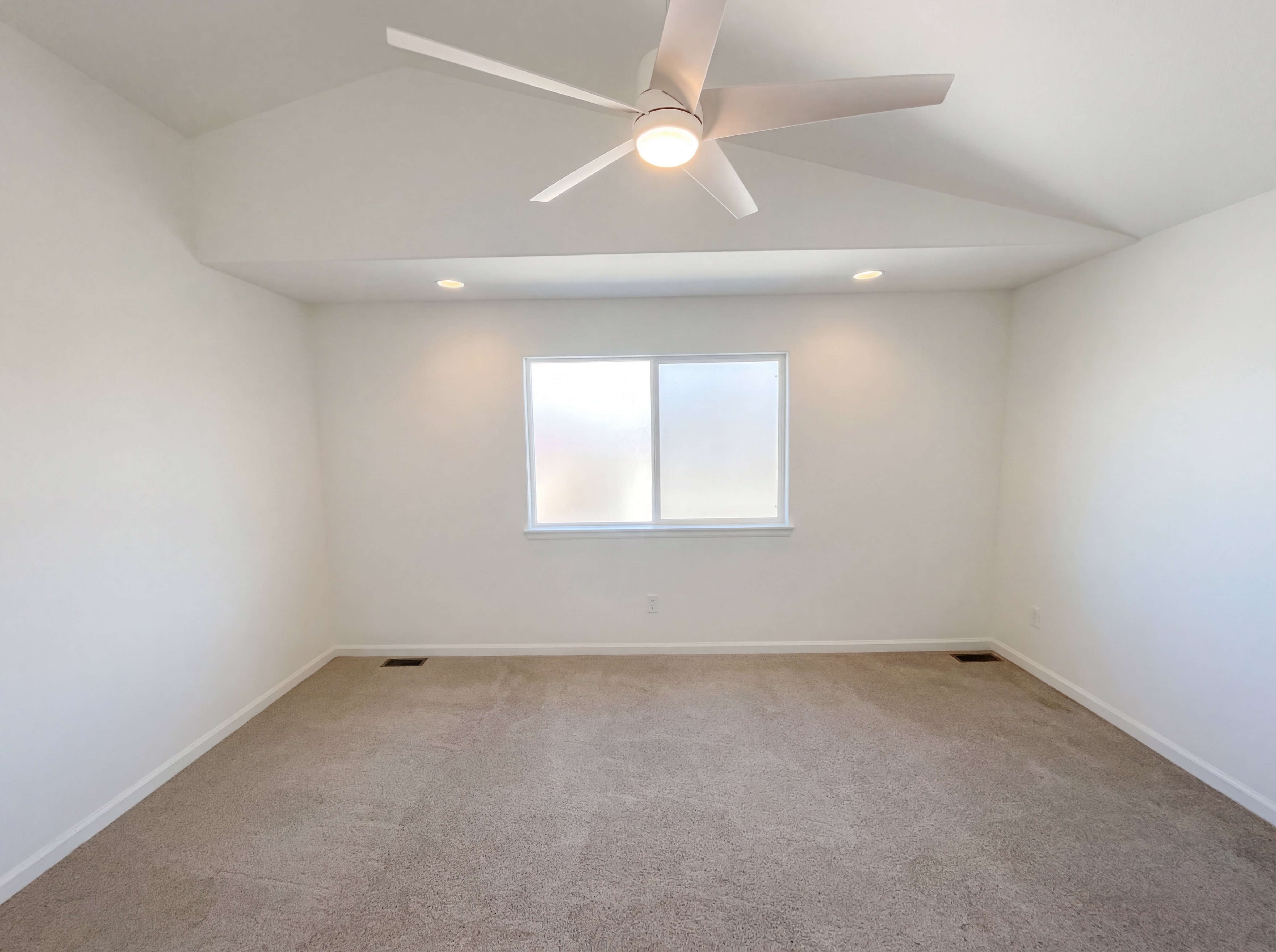 Photo 13 of 27 of 9686 Fairwood St, Littleton, CO