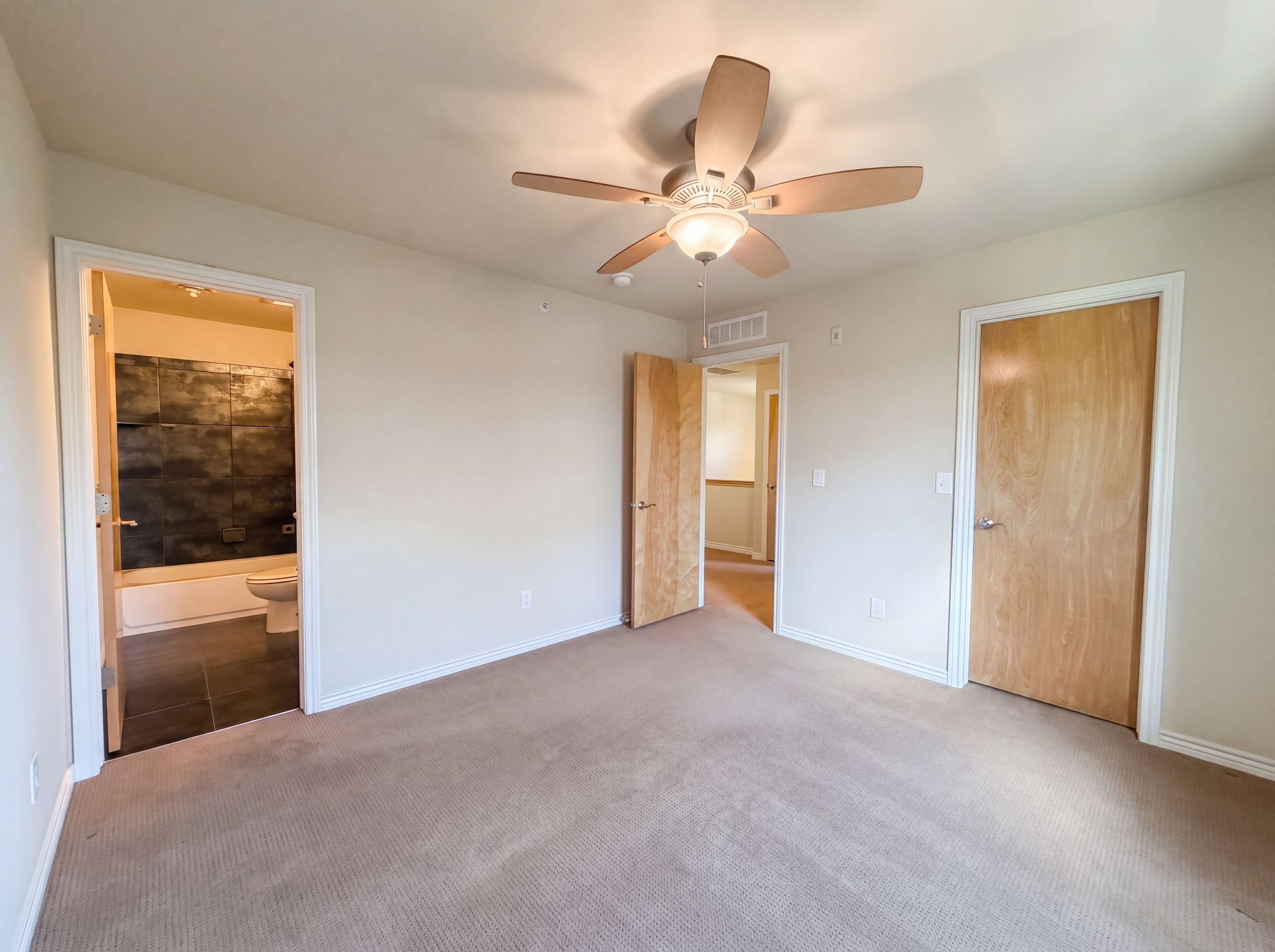 Photo 4 of 38 of 4117 Clifton Ct, Boulder, CO