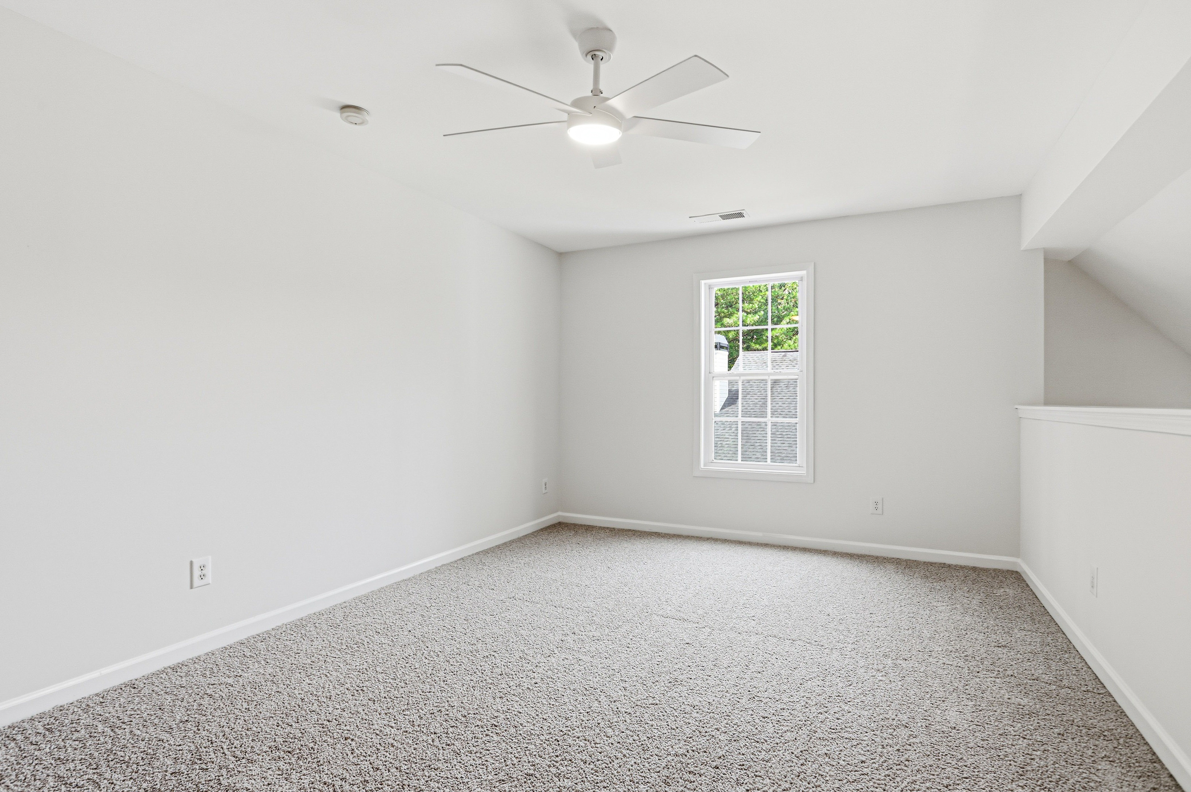Photo 14 of 26 of 307 Parkview Pl, Woodstock, GA
