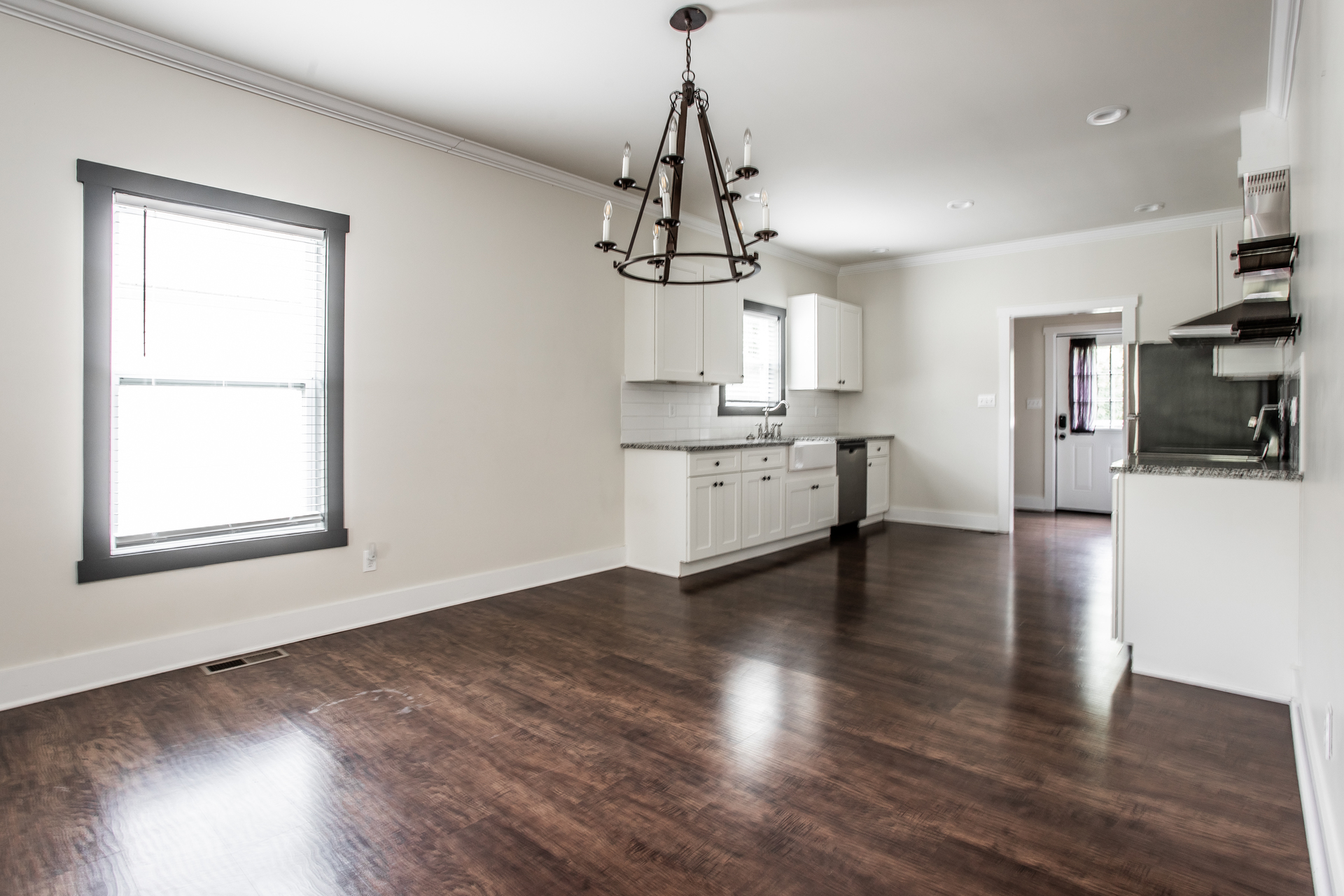 Photo 8 of 21 of 2510 E Glenwood Ave, Knoxville, TN