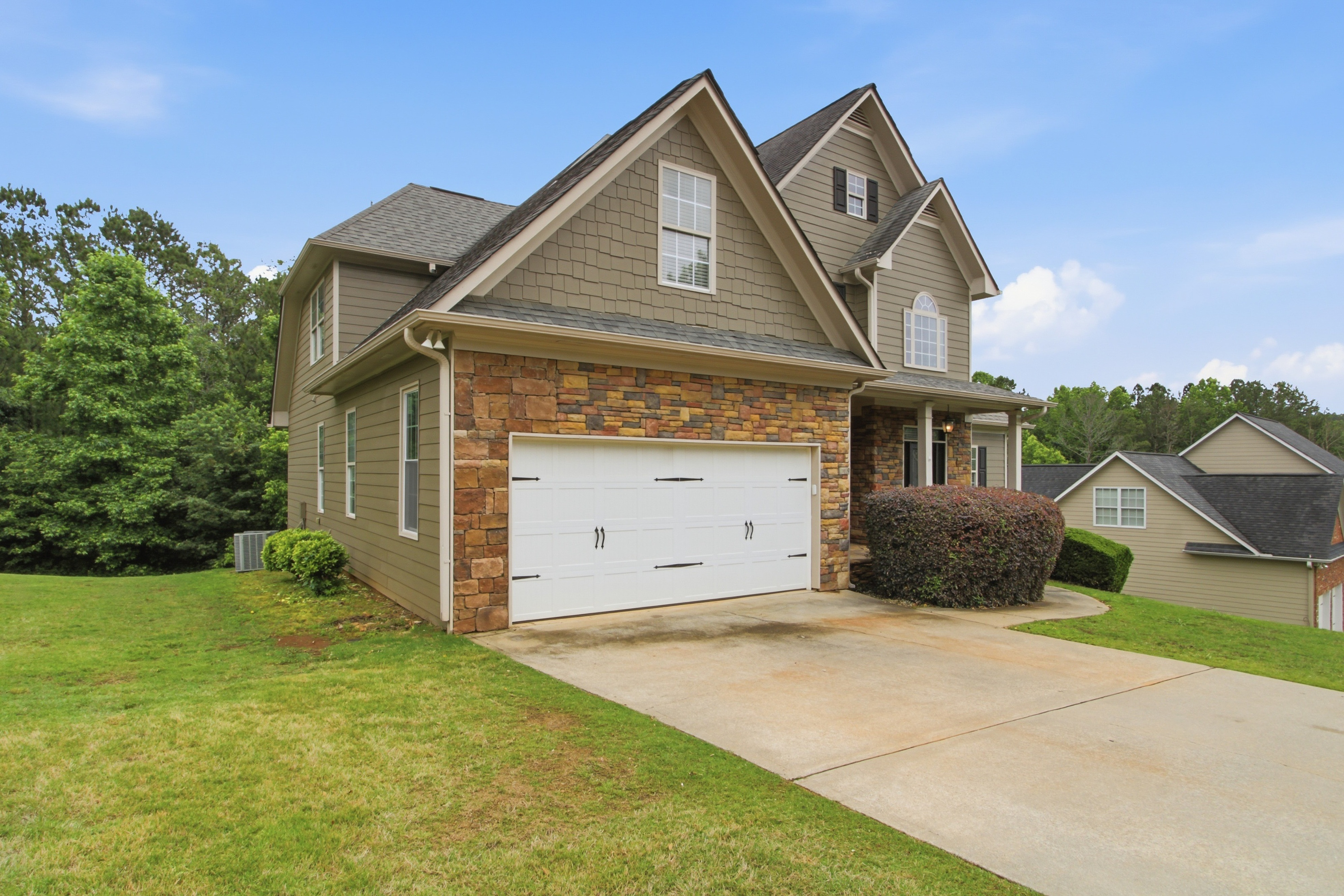 Photo 8 of 46 of 30 Roberson Dr NE, Cartersville, GA