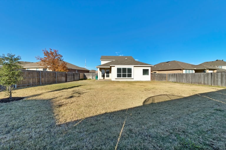 Photo 30 of 31 - 9625 Brenden Dr, Fort Worth, TX 76108