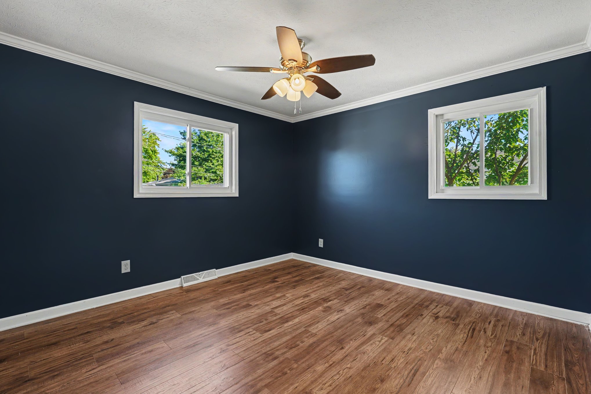 Photo 18 of 35 of 25142 Deerfield Dr, North Olmsted, OH