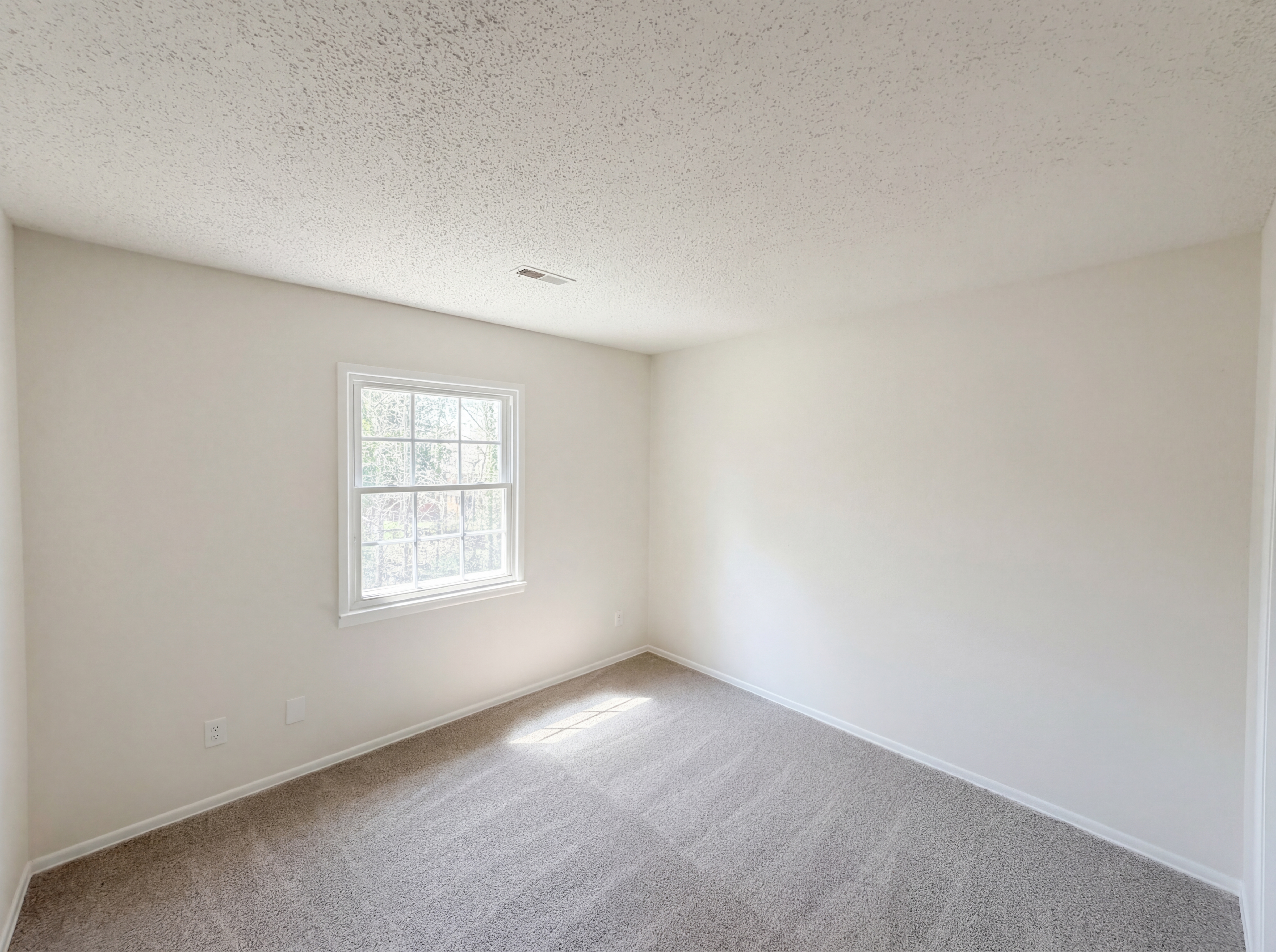 Photo 18 of 23 of 4050 Huntingreen Ln, Winston Salem, NC