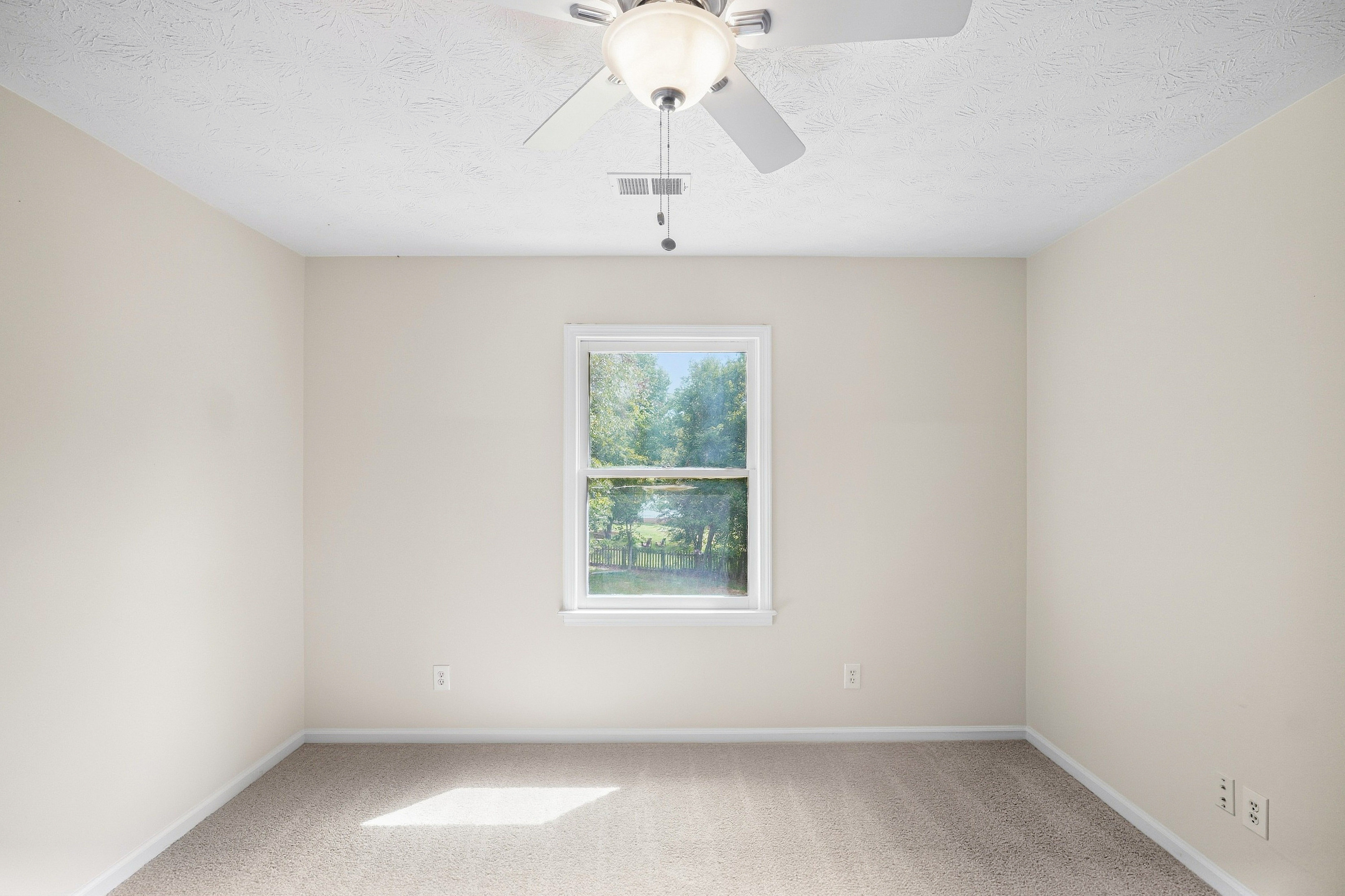 Photo 17 of 50 of 1502 Shoal Creek Dr SW, Conyers, GA
