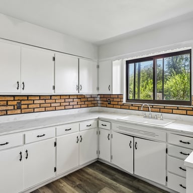 Property photo 2 of 4071 Carondelet Dr