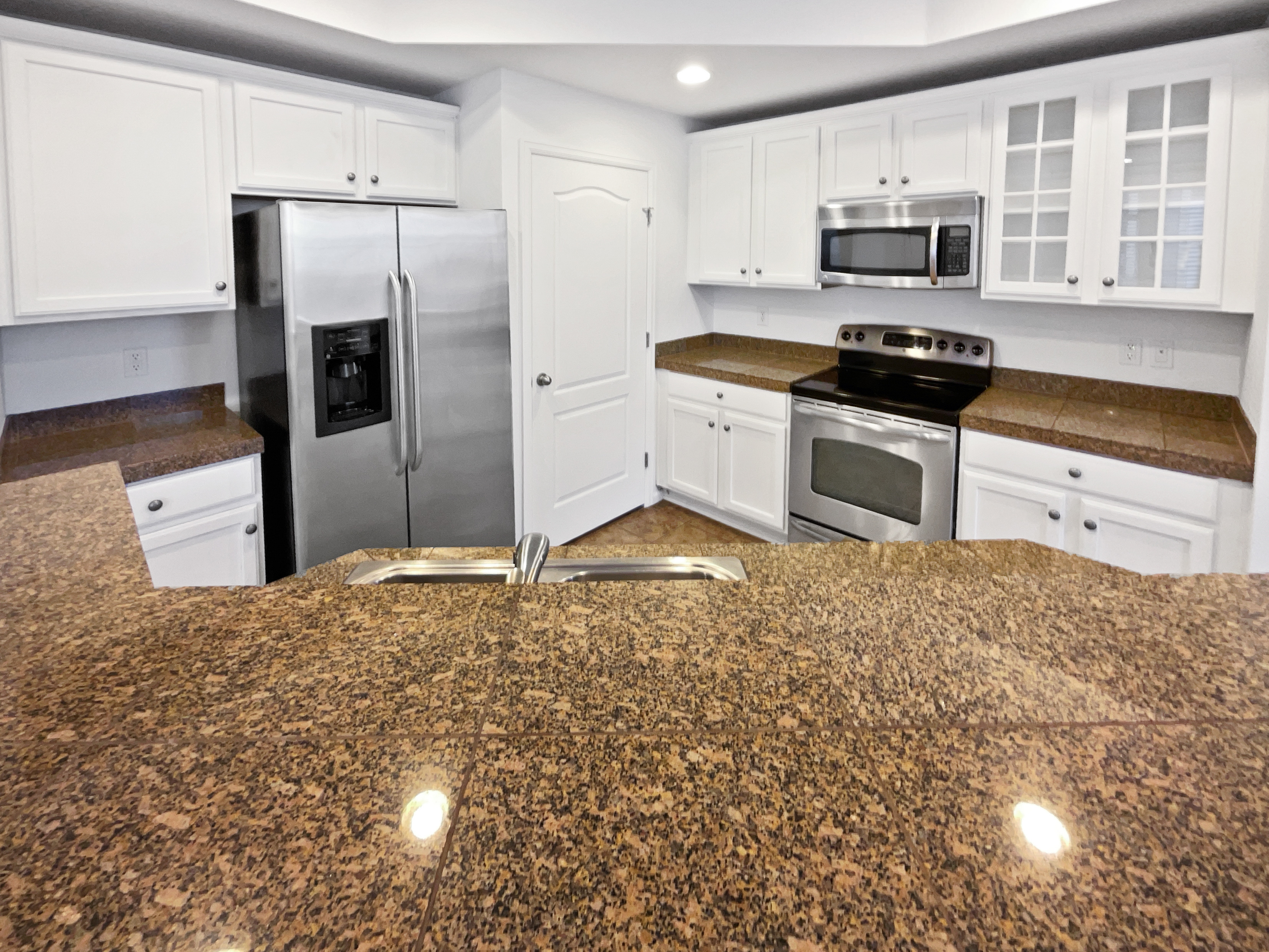 Photo 2 of 27 of 18062 E 104th Pl, Commerce City, CO