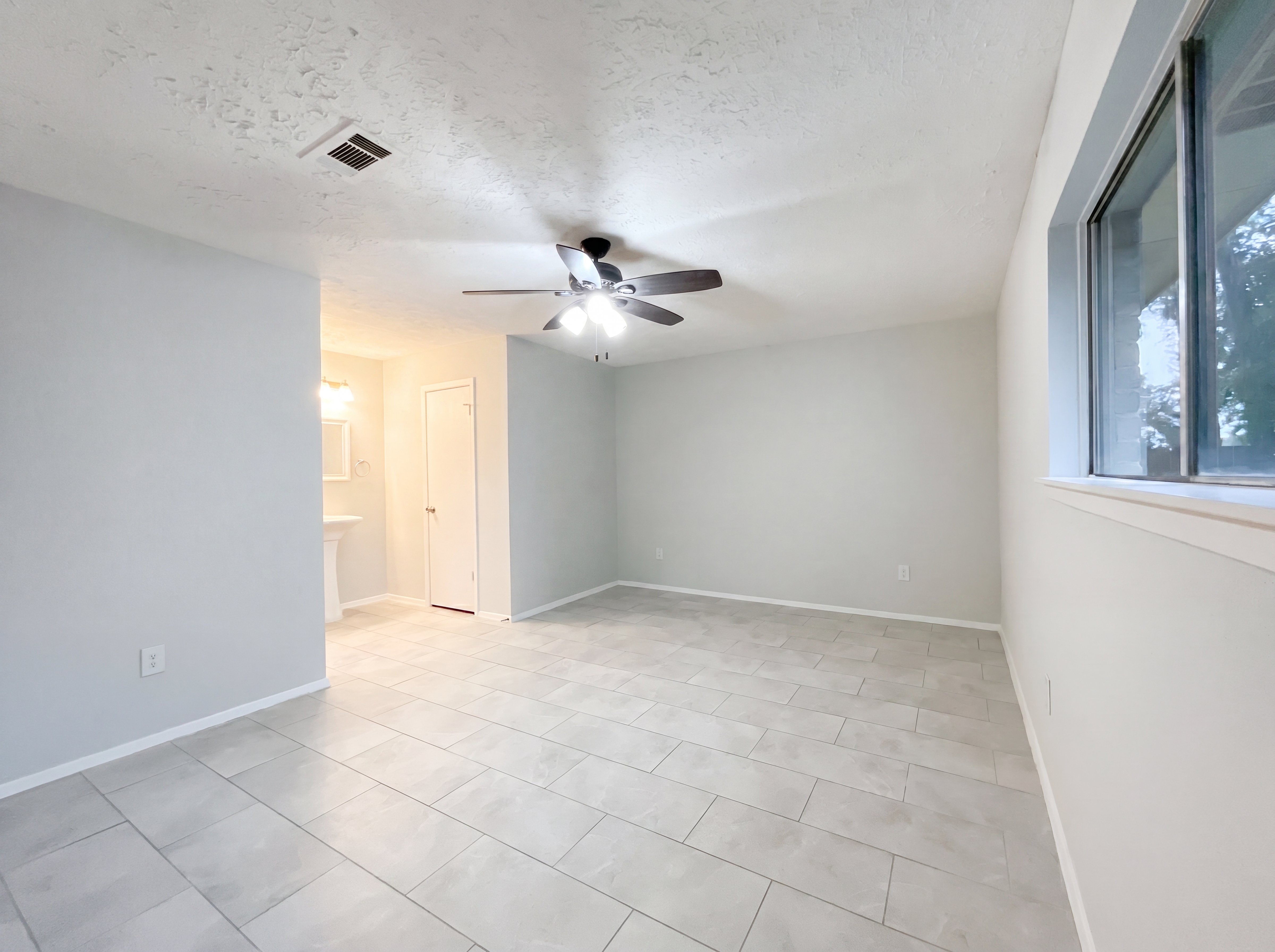 Photo 10 of 16 of 23110 Pennsgrove Rd, Spring, TX