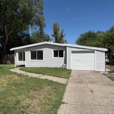 Property photo 1 of 3168 W Lehi Dr