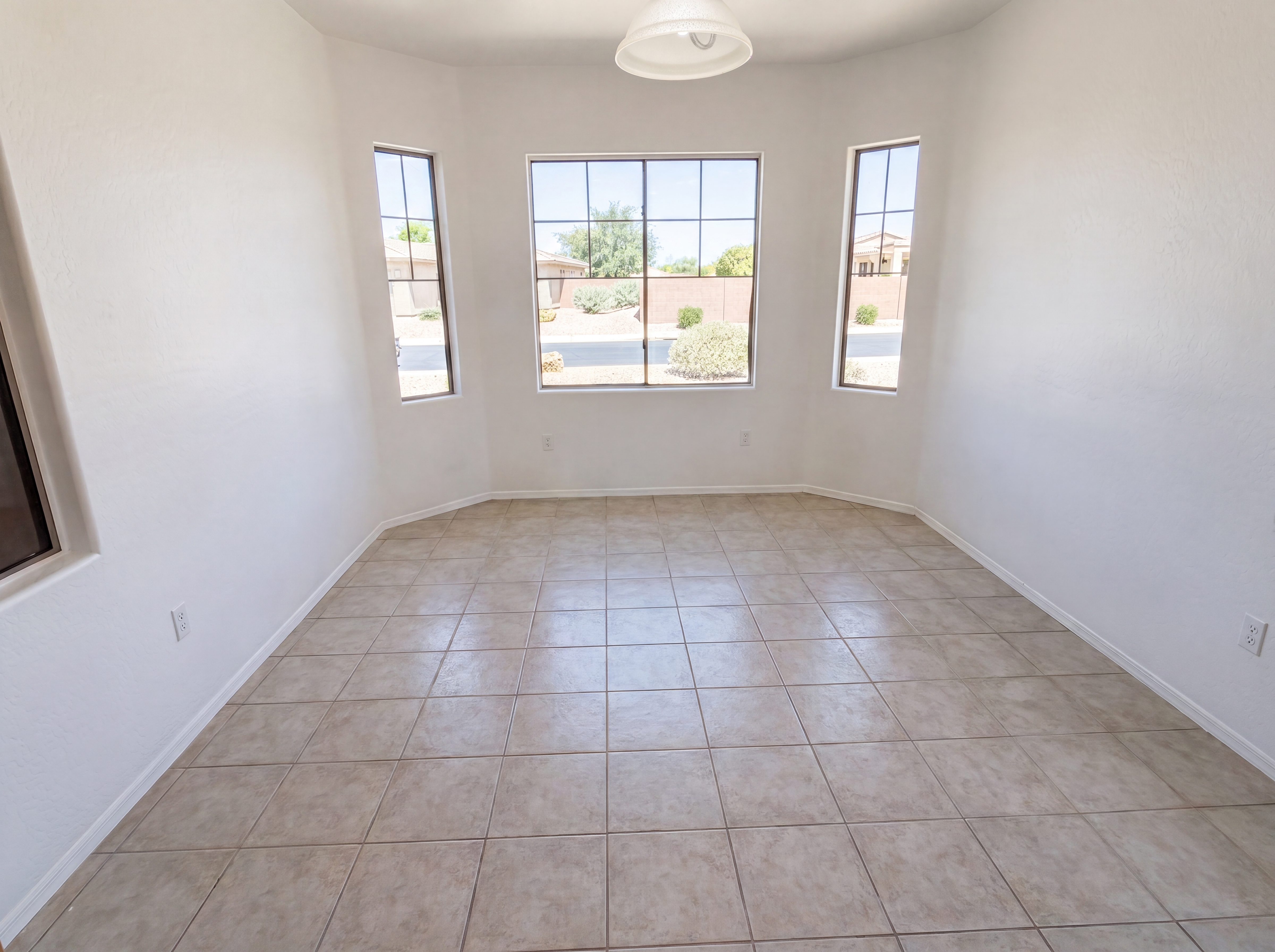 Photo 11 of 26 of 20863 N Sequoia Crest Dr, Surprise, AZ