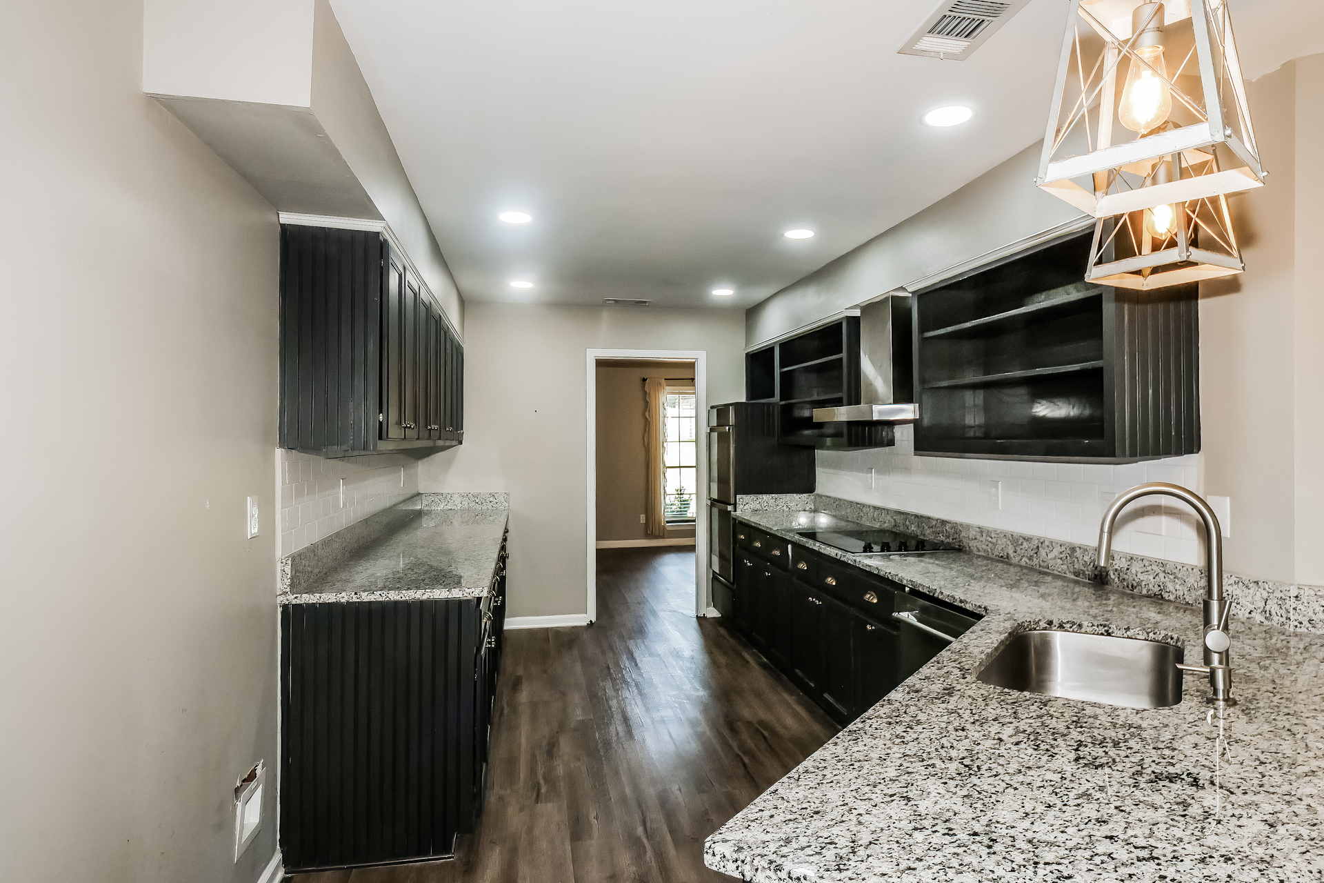 Photo 12 of 41 of 3530 Josee Ln, Bartlett, TN