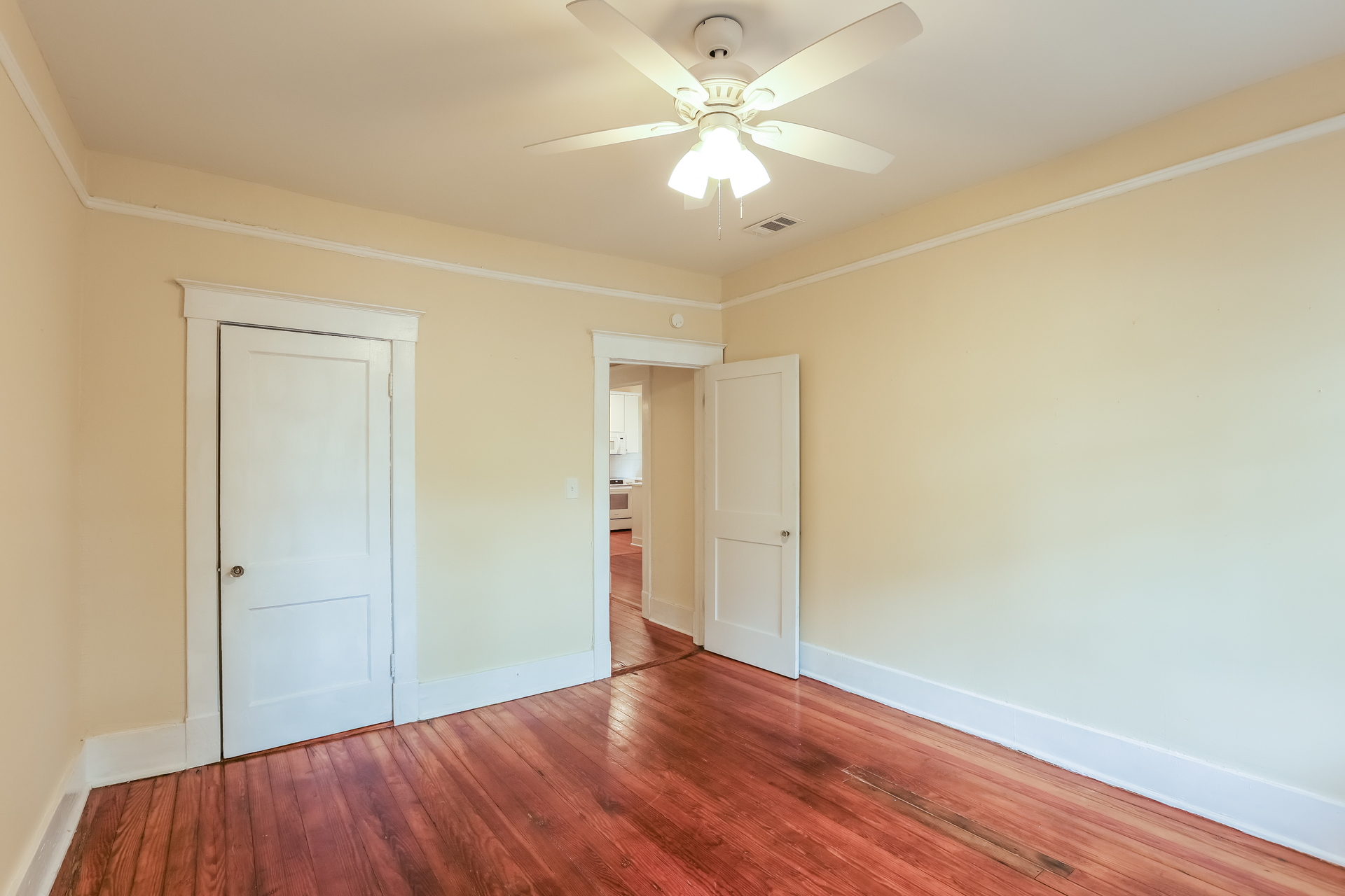 Photo 17 of 21 of 1231 E 42nd St, Savannah, GA