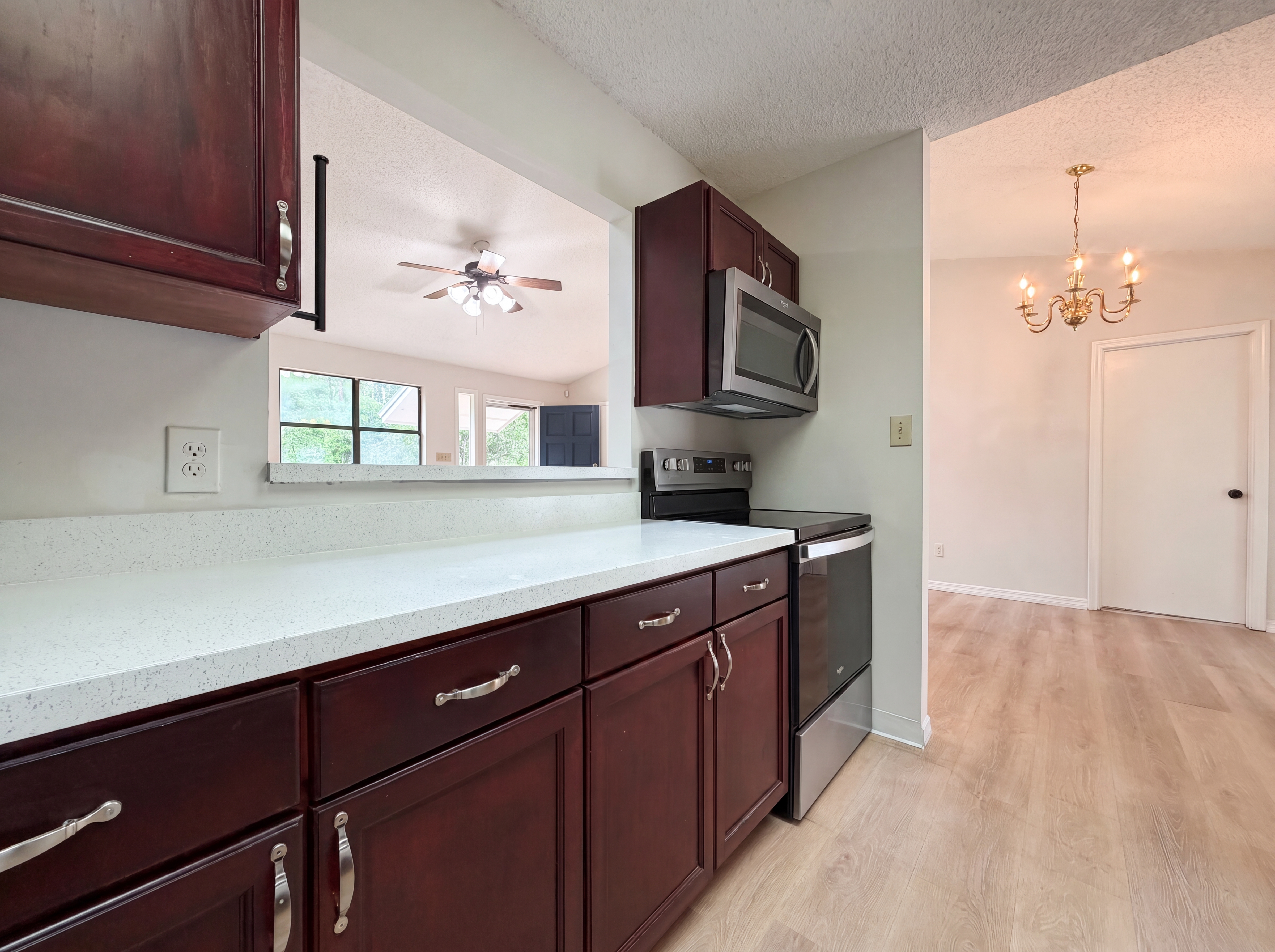 Photo 8 of 17 of 8510 McNeill Rd, Jacksonville, FL