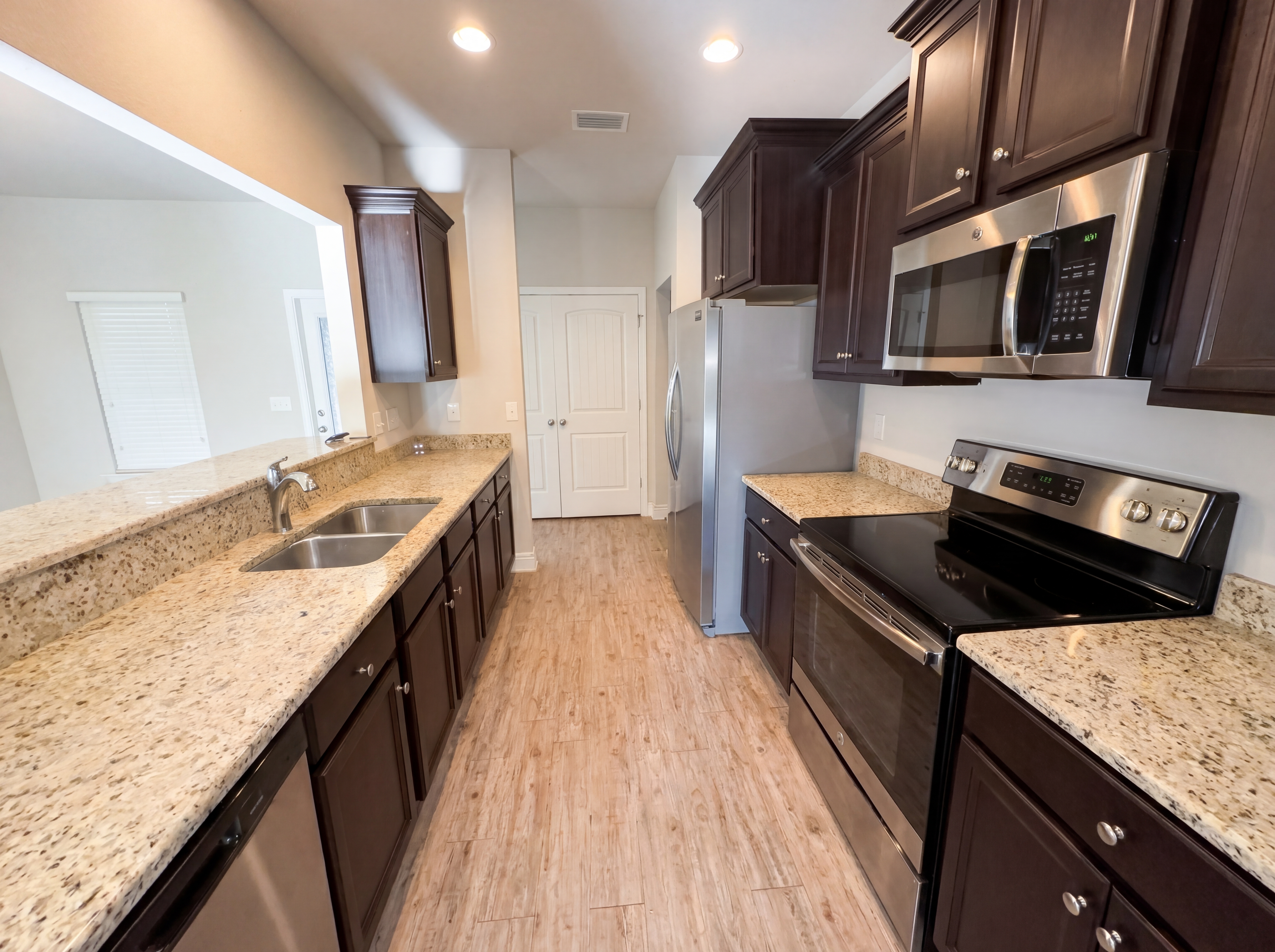Photo 6 of 18 of 1740 Covington Ln, Foley, AL
