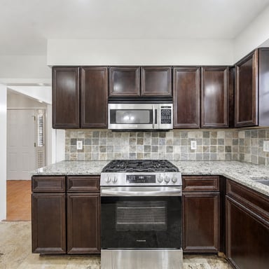 Property photo 2 of 2690 Shadow Pine Dr