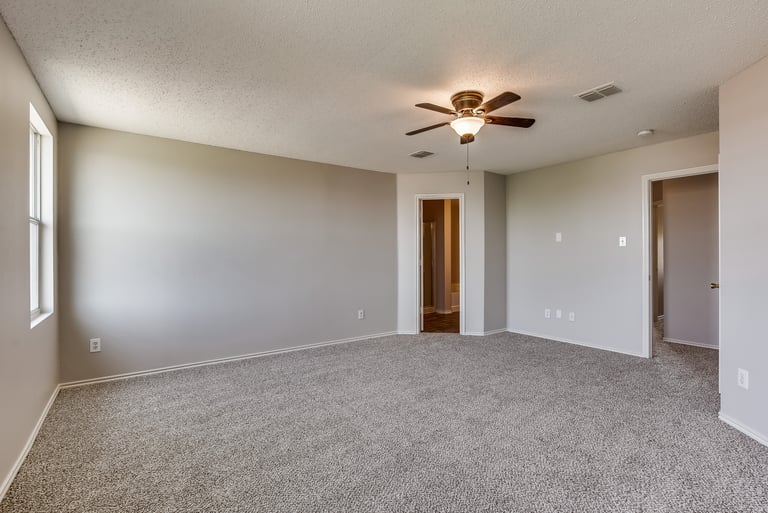 Photo 13 of 28 - 2657 Island Bay Way, Little Elm, TX 75068