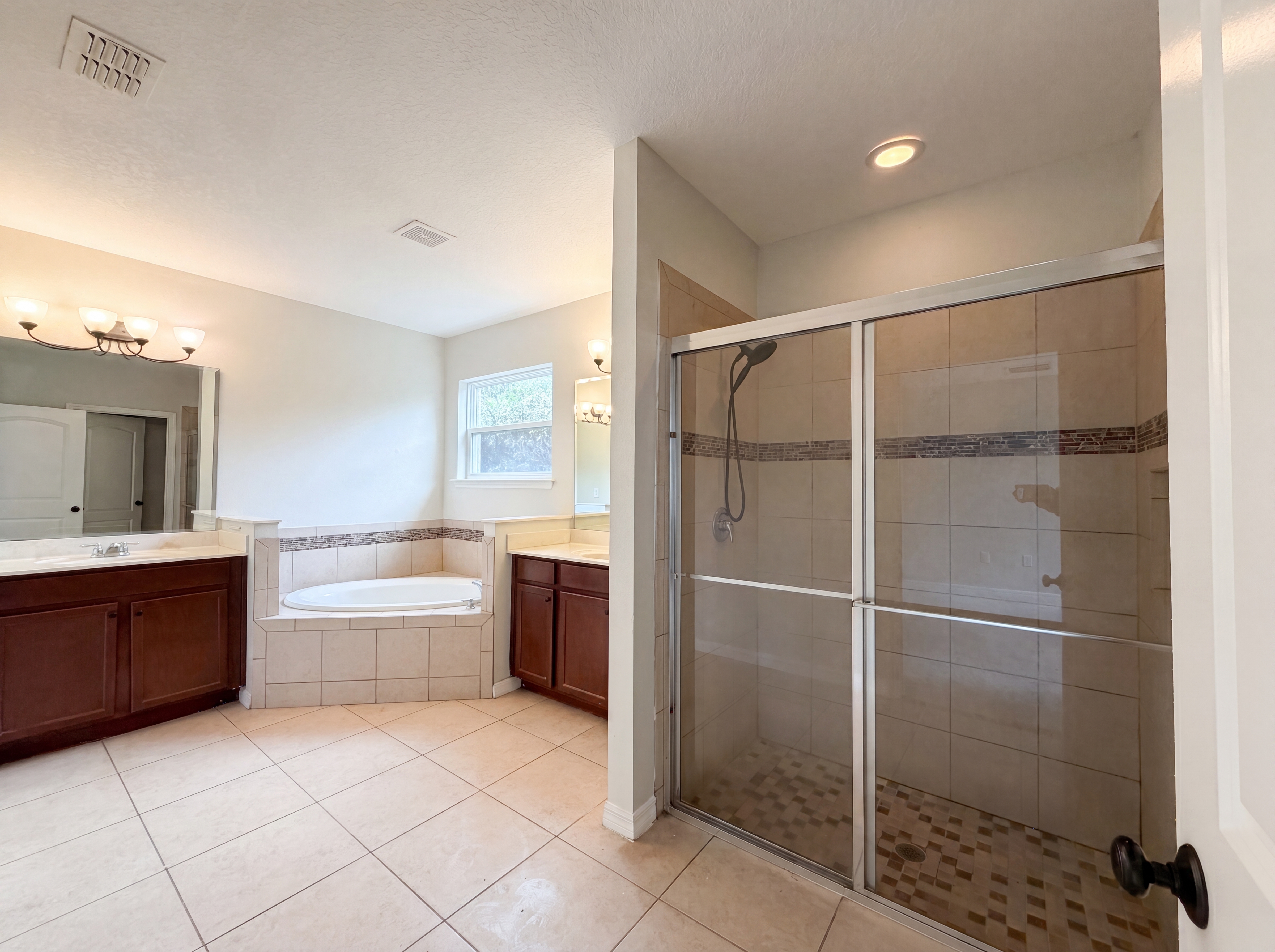 Photo 6 of 22 of 4876 Grassy Knoll Dr, Tavares, FL