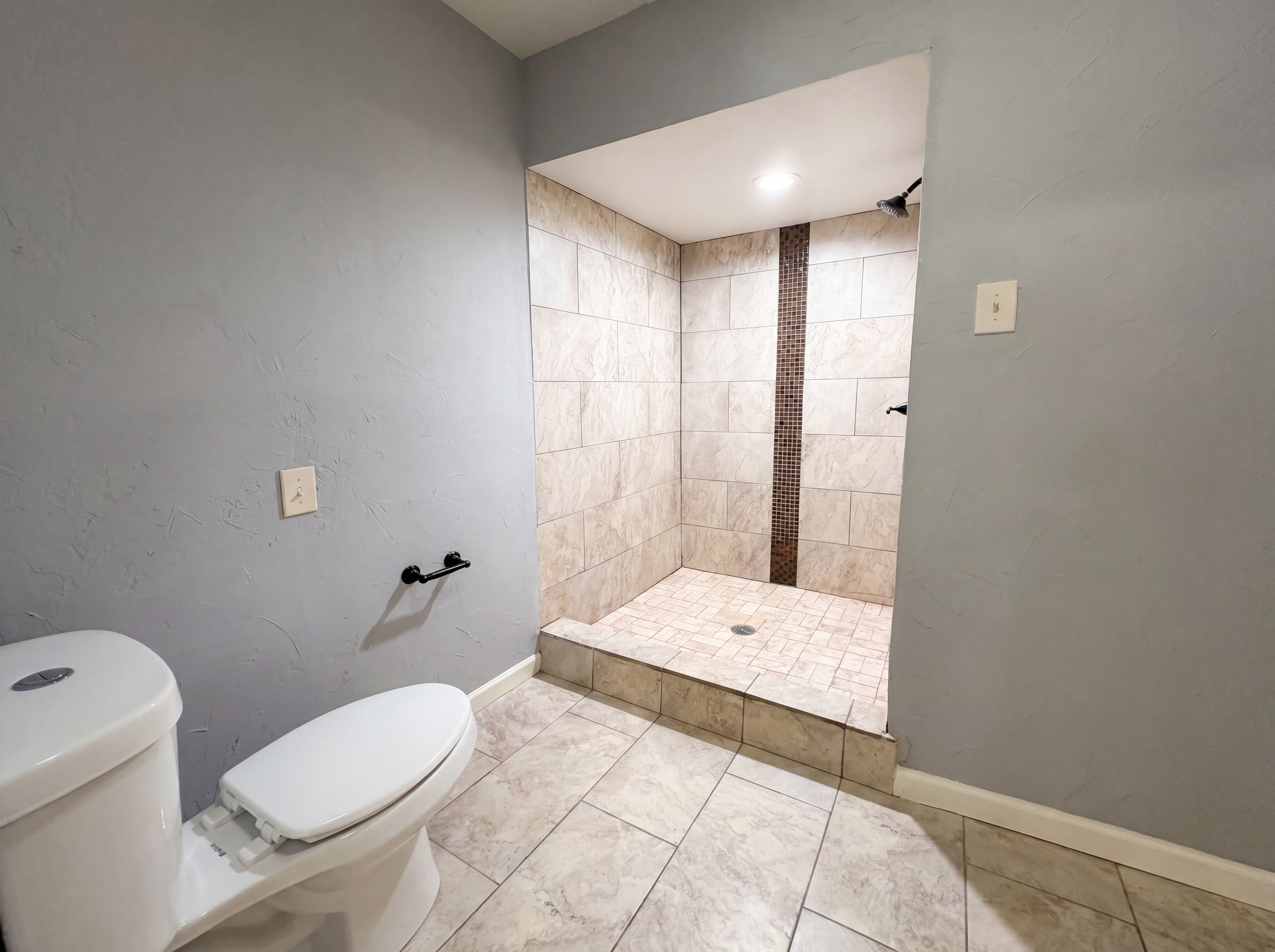 Photo 10 of 17 of 3717 Knob Hill Dr, Plano, TX