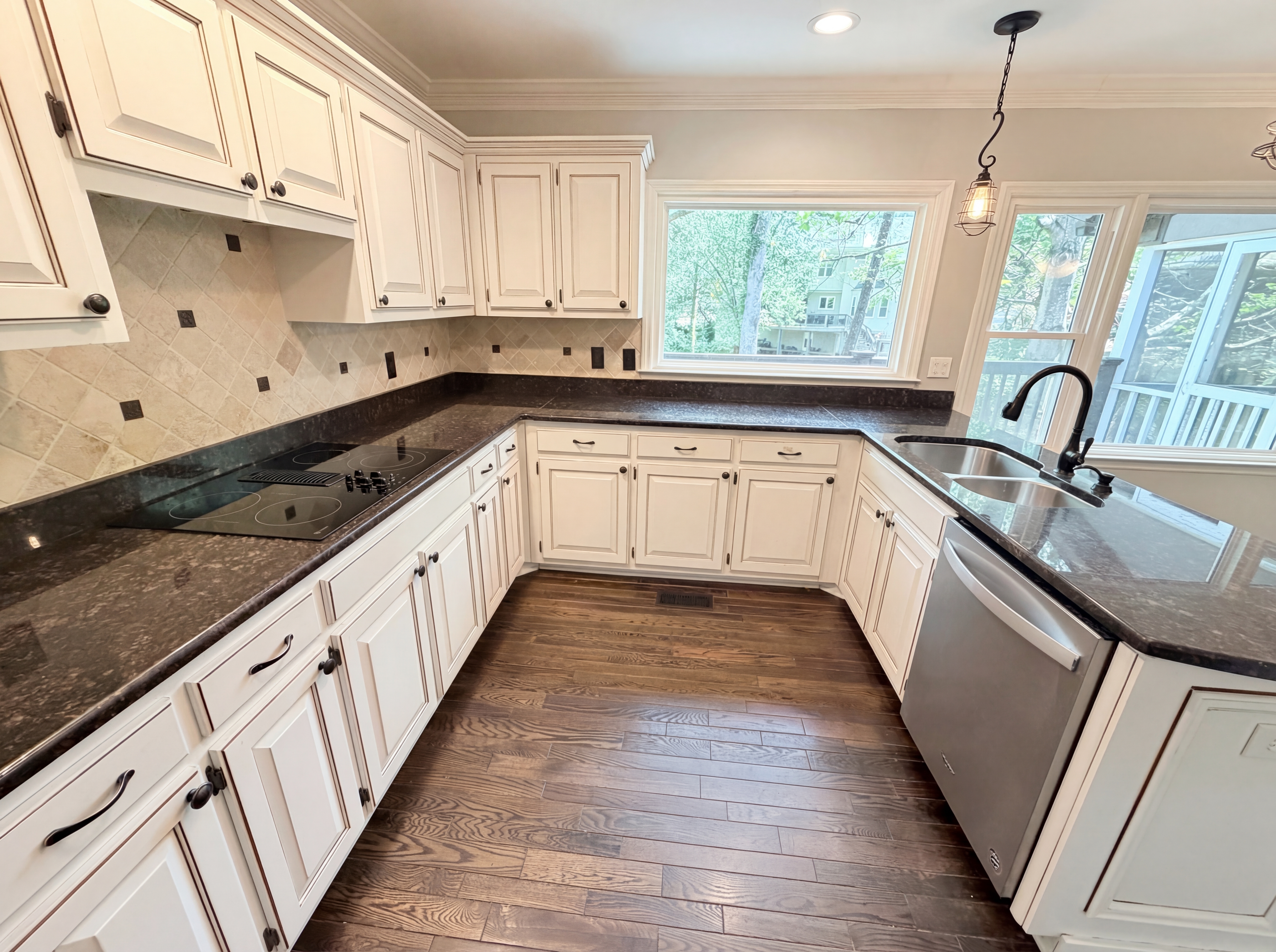 Photo 17 of 58 of 984 Forest Pond Ct, Marietta, GA