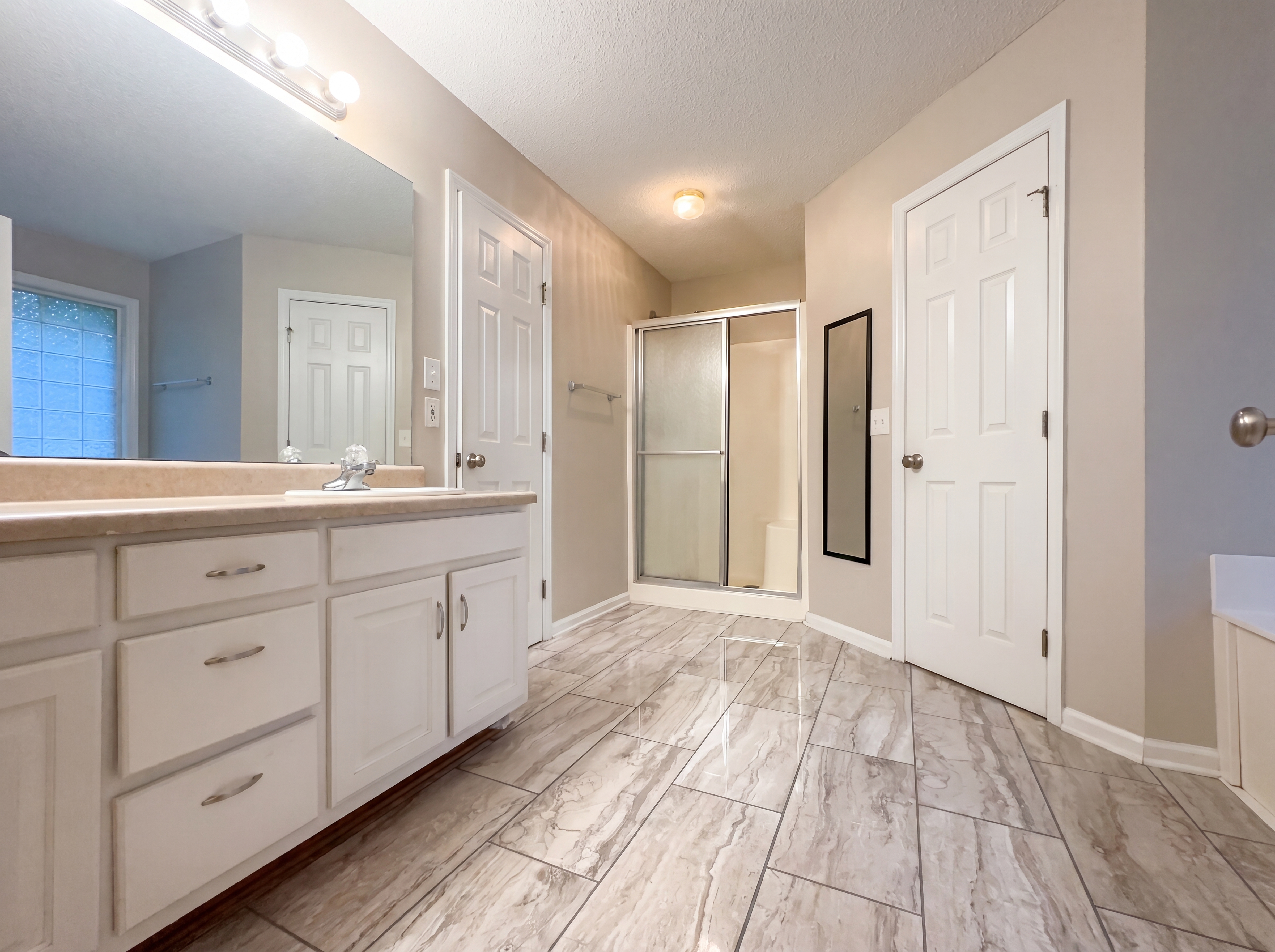 Photo 15 of 19 of 223 Williston Dr, Huntsville, AL