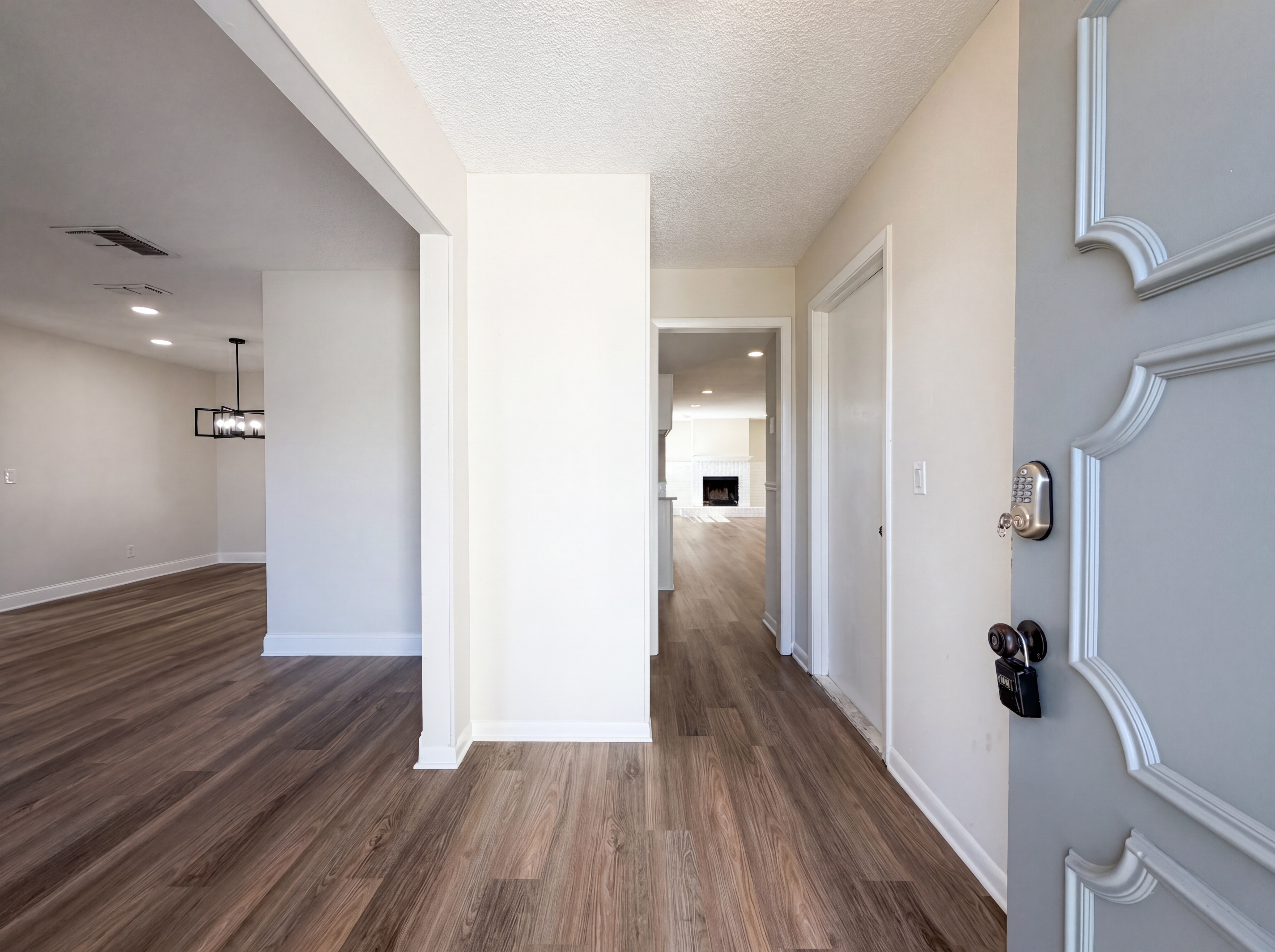 Photo 9 of 22 of 8351 Kipling Ct, Jacksonville, FL