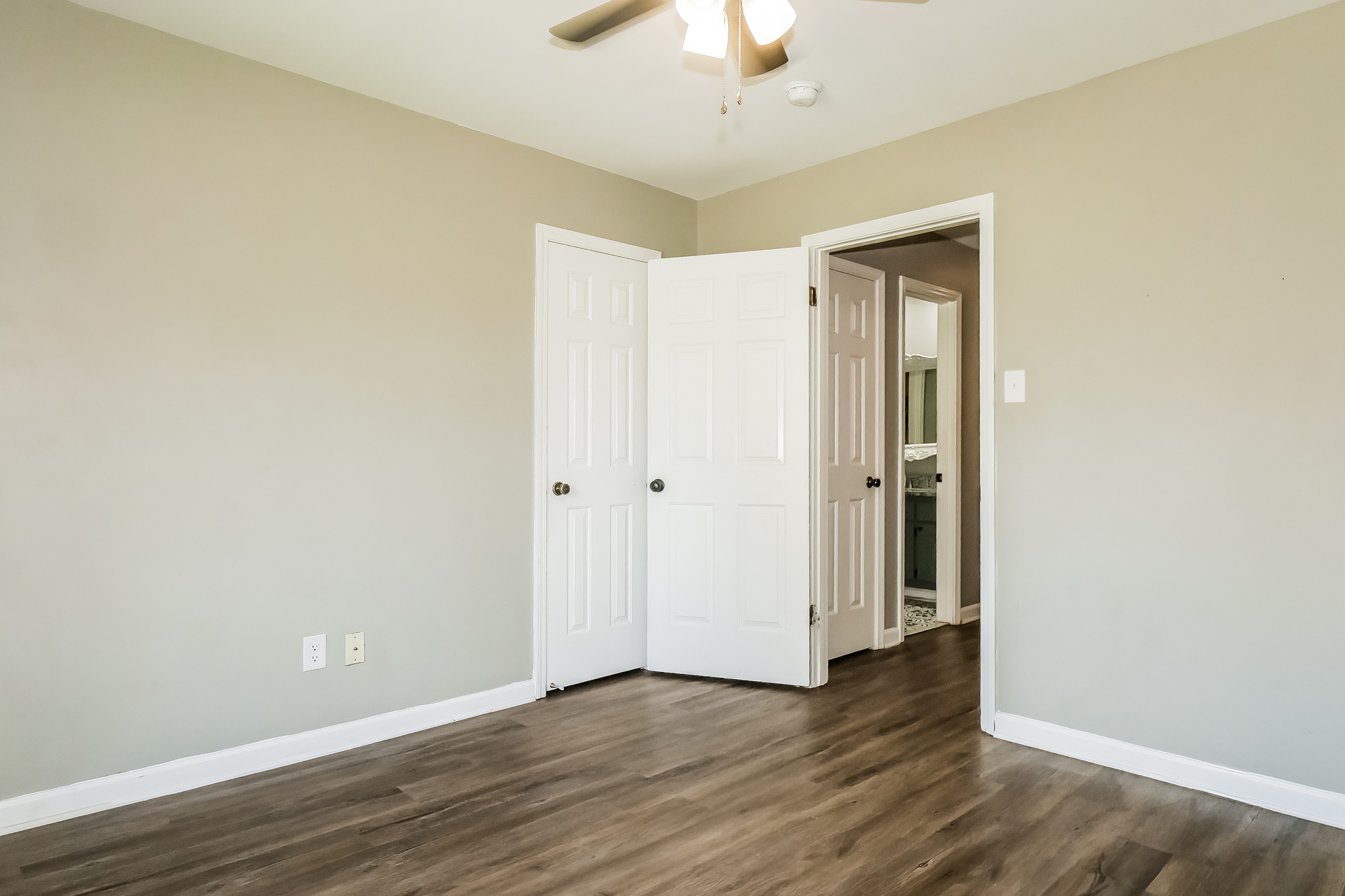 Photo 4 of 41 of 3530 Josee Ln, Bartlett, TN