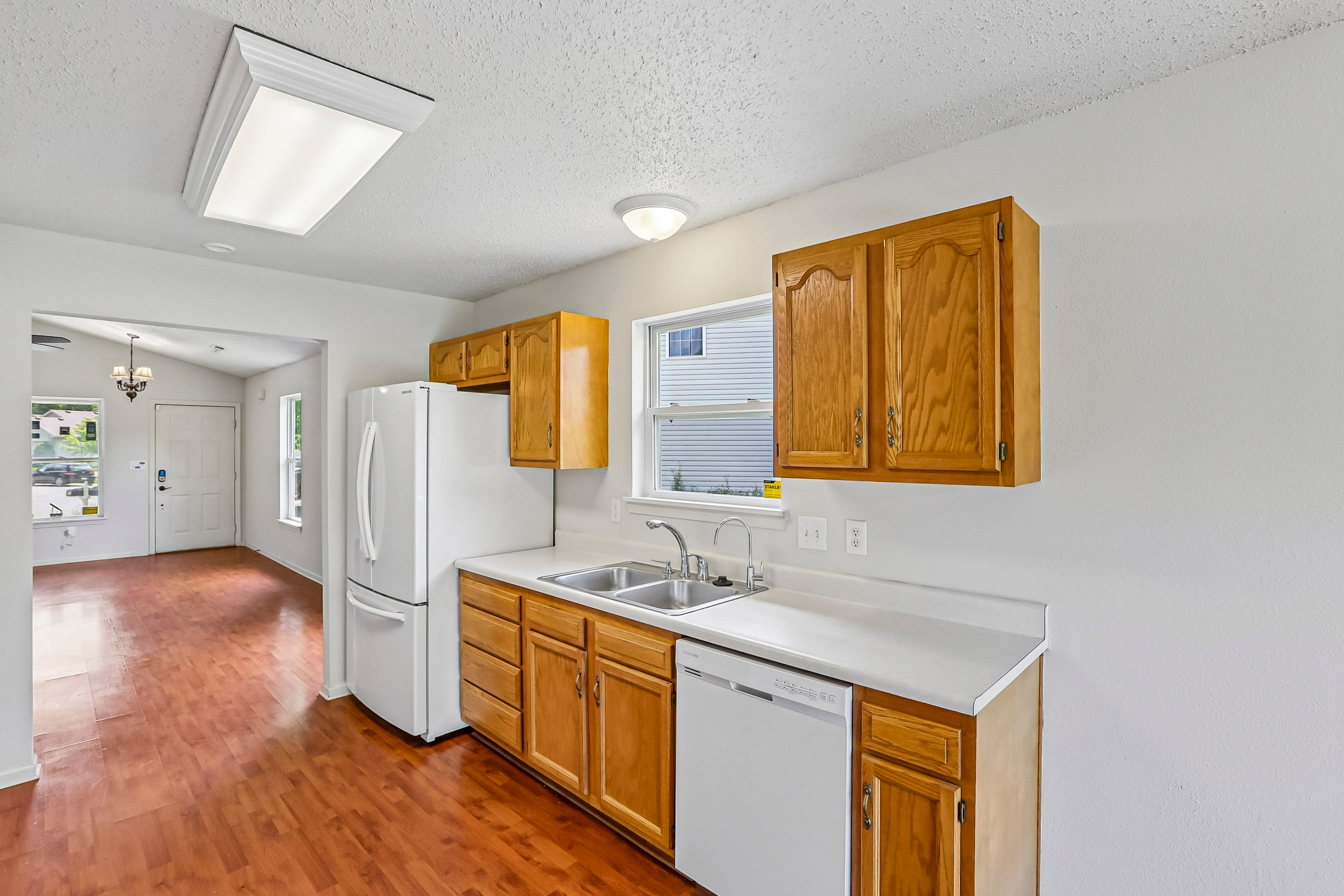 Photo 2 of 35 of 15518 Wandering Way, Noblesville, IN