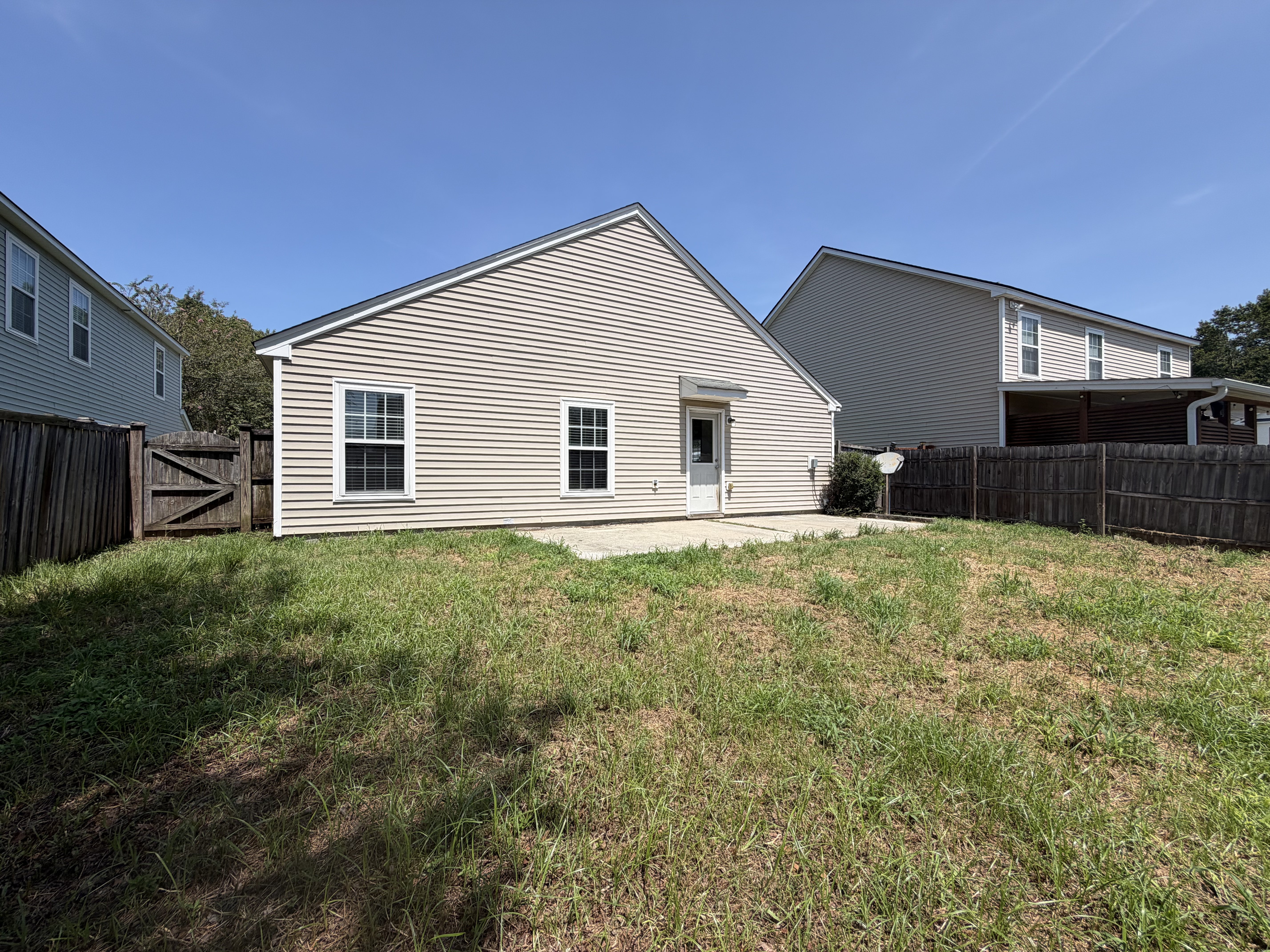 Photo 15 of 17 of 211 Emerald Isle Dr, Moncks Corner, SC
