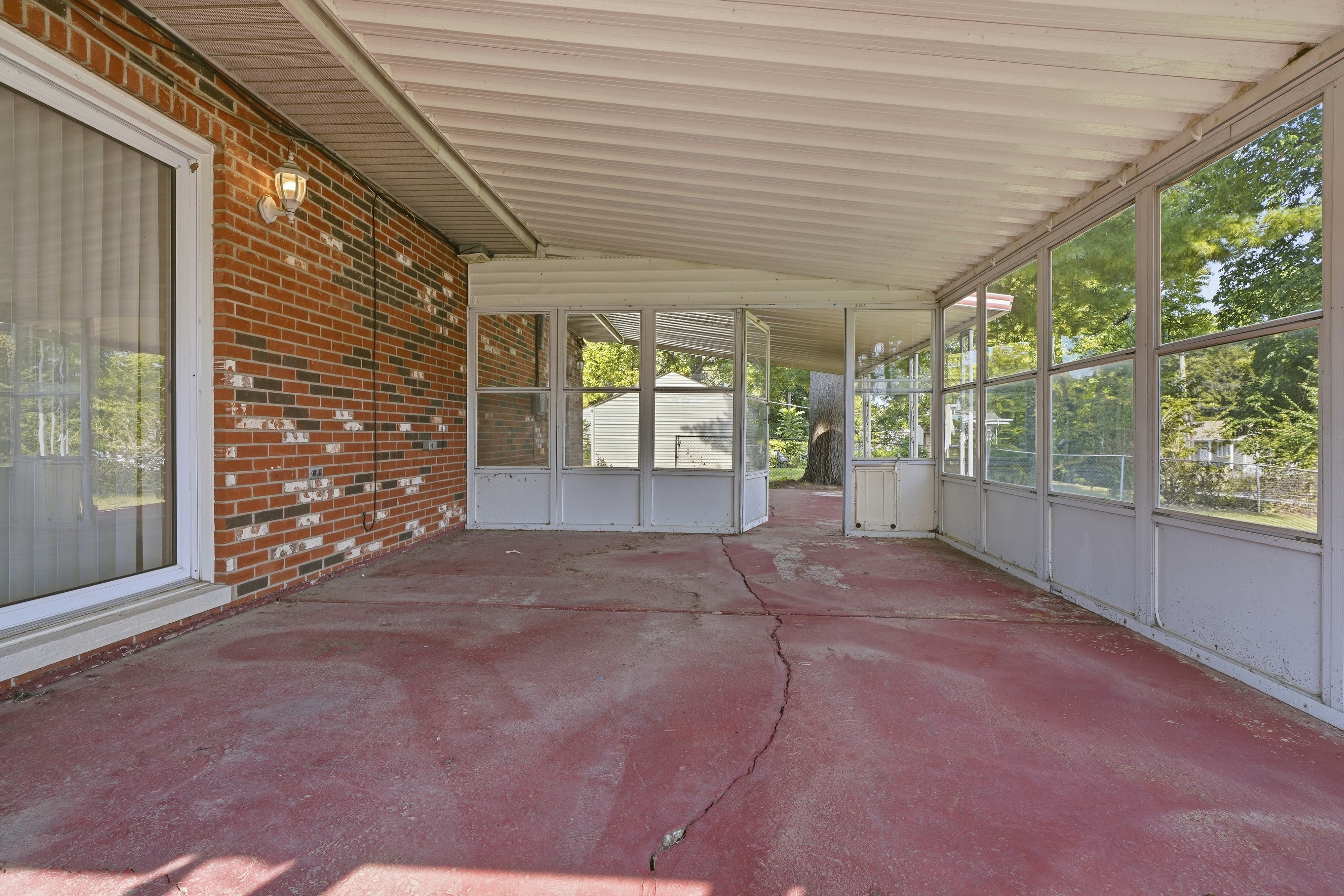Photo 44 of 59 of 8 Monticello Pl, Fairview Heights, IL