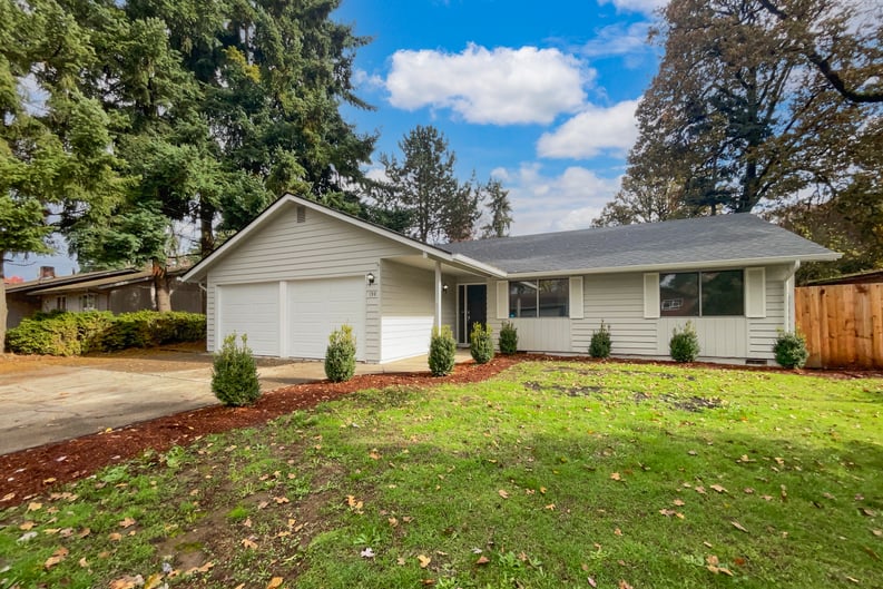 Property photo 1 of 190 SE 32nd Ave