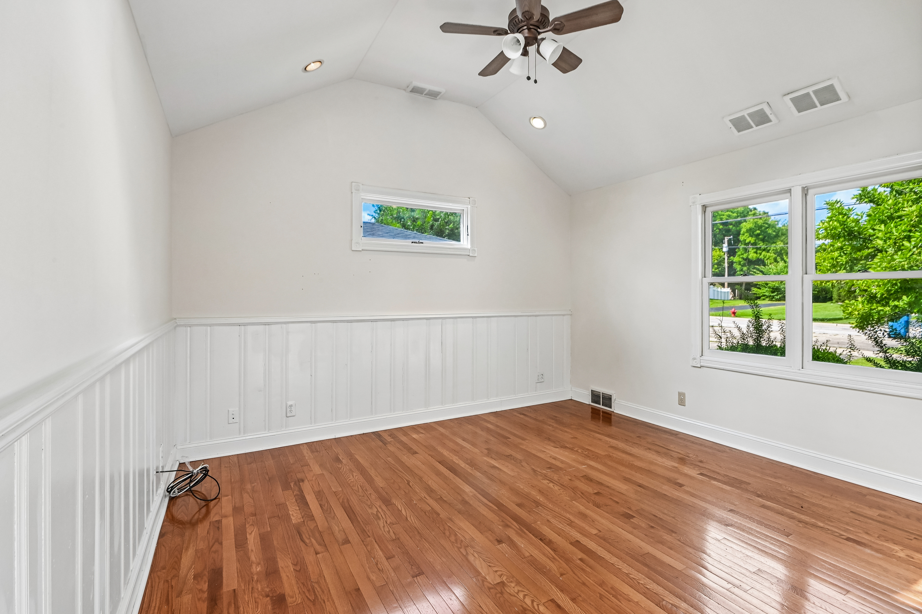 Photo 52 of 72 of 4811 Roslyn Rd, Downers Grove, IL