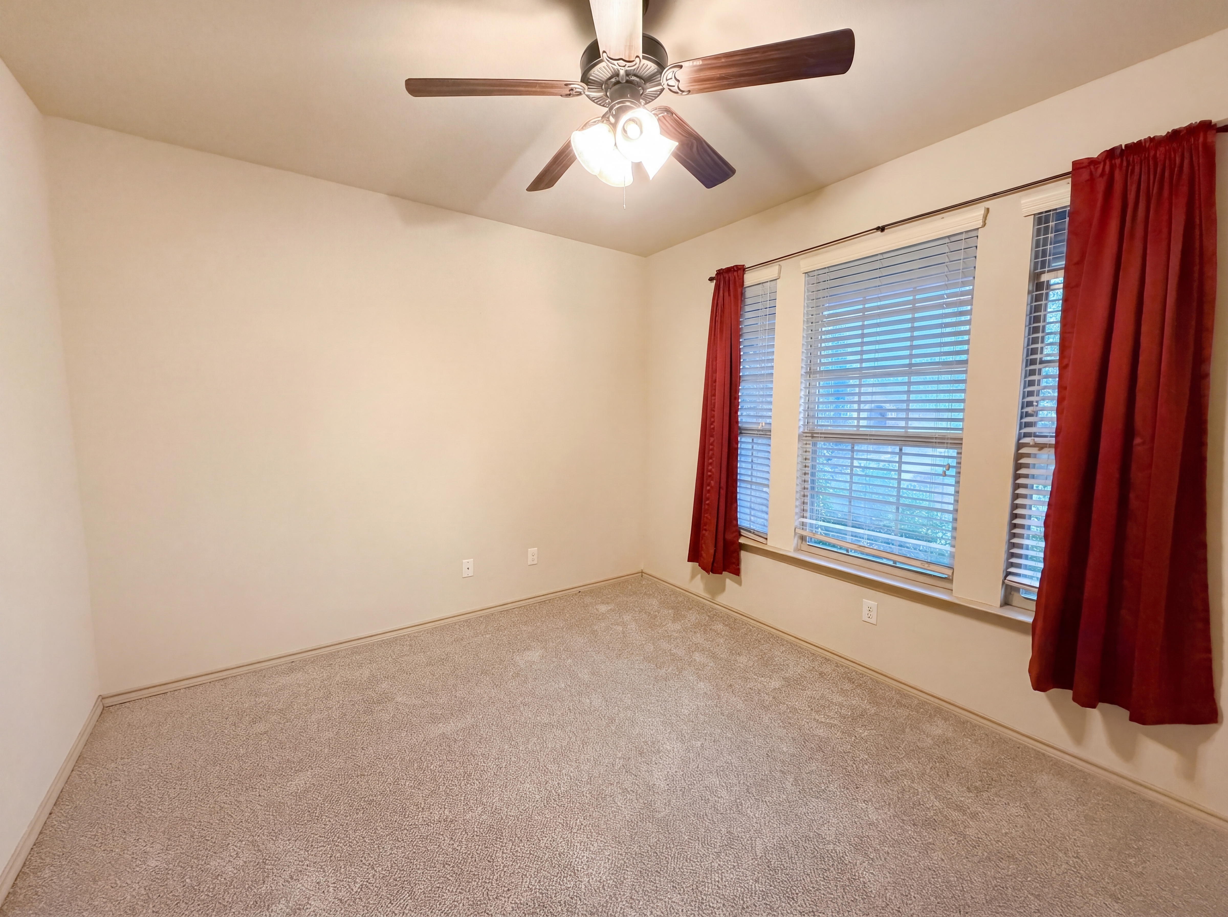 Photo 8 of 19 of 1217 Ashley Dr, Weatherford, TX