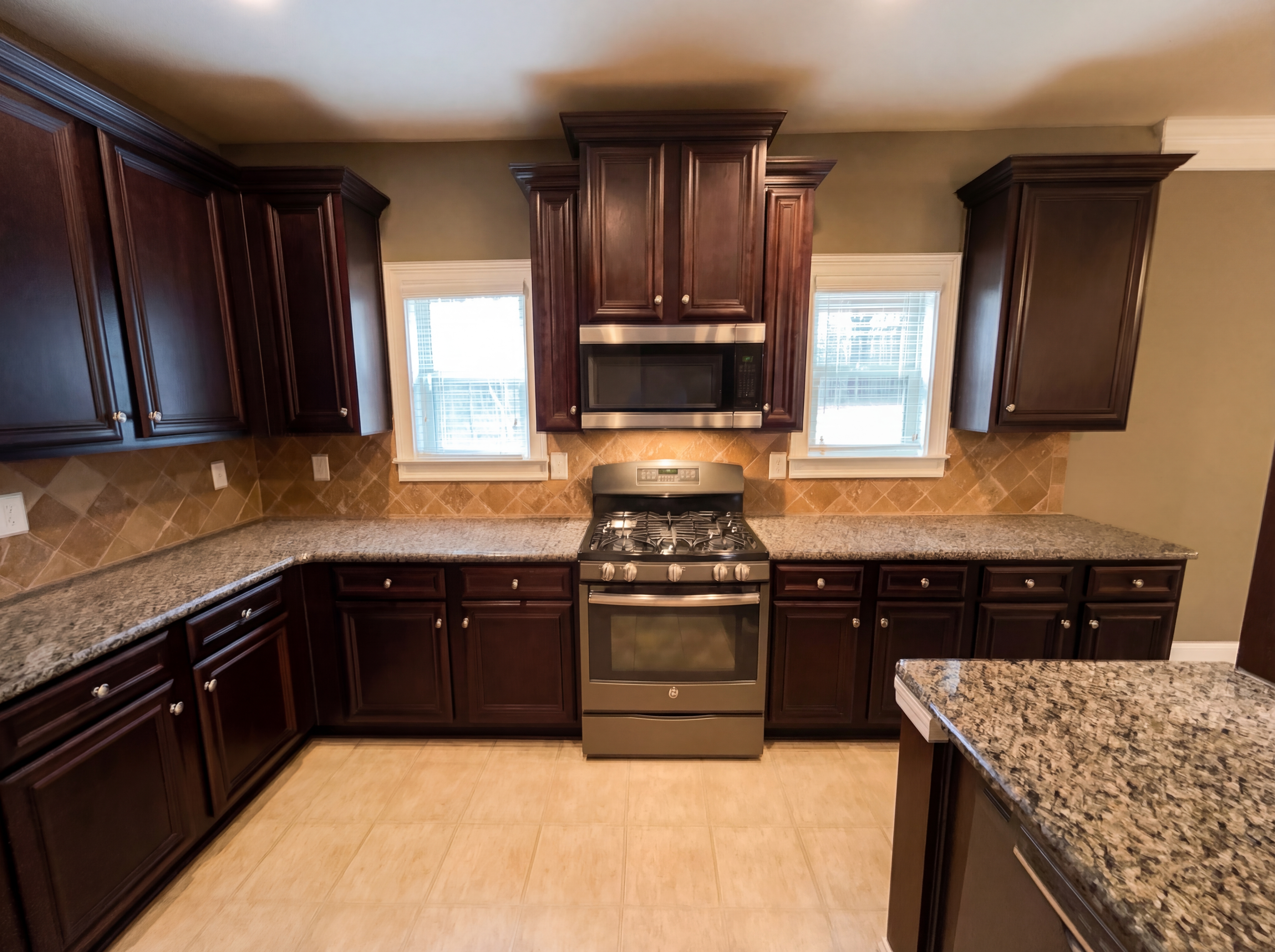 Photo 7 of 33 of 144 Napa Dr, McDonough, GA