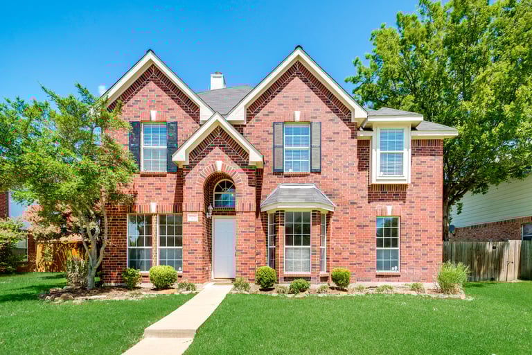 Photo 1 of 35 - 7501 Euclid Dr, Rowlett, TX 75089